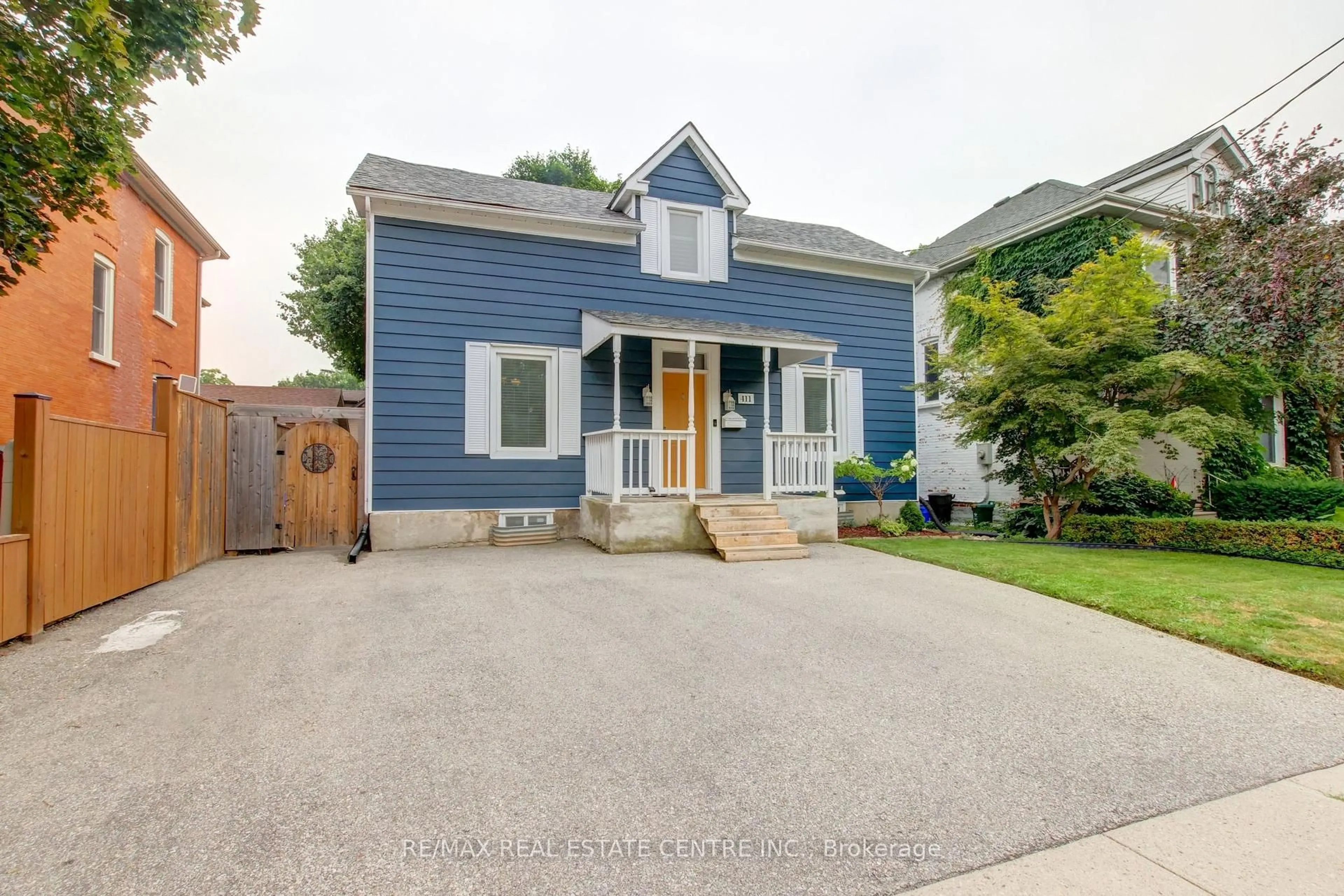 Unknown for 411 Waterloo St, Cambridge Ontario N3H 1P1
