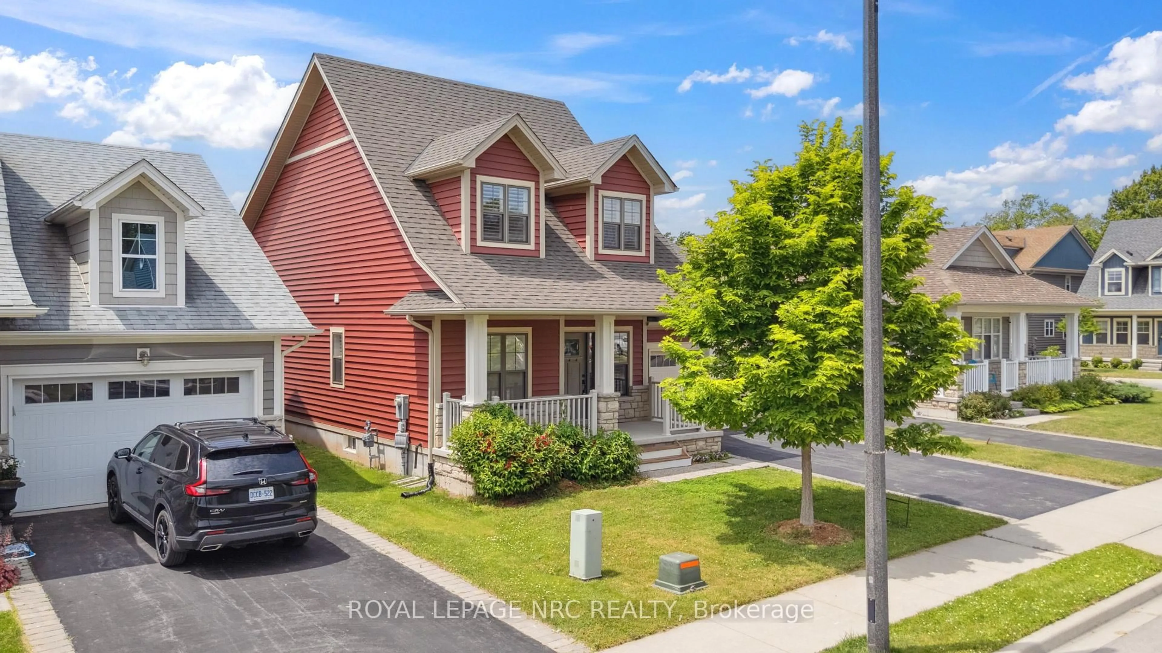 Home with vinyl exterior material, street for 3813 Ryan Ave, Fort Erie Ontario L0S 1B0