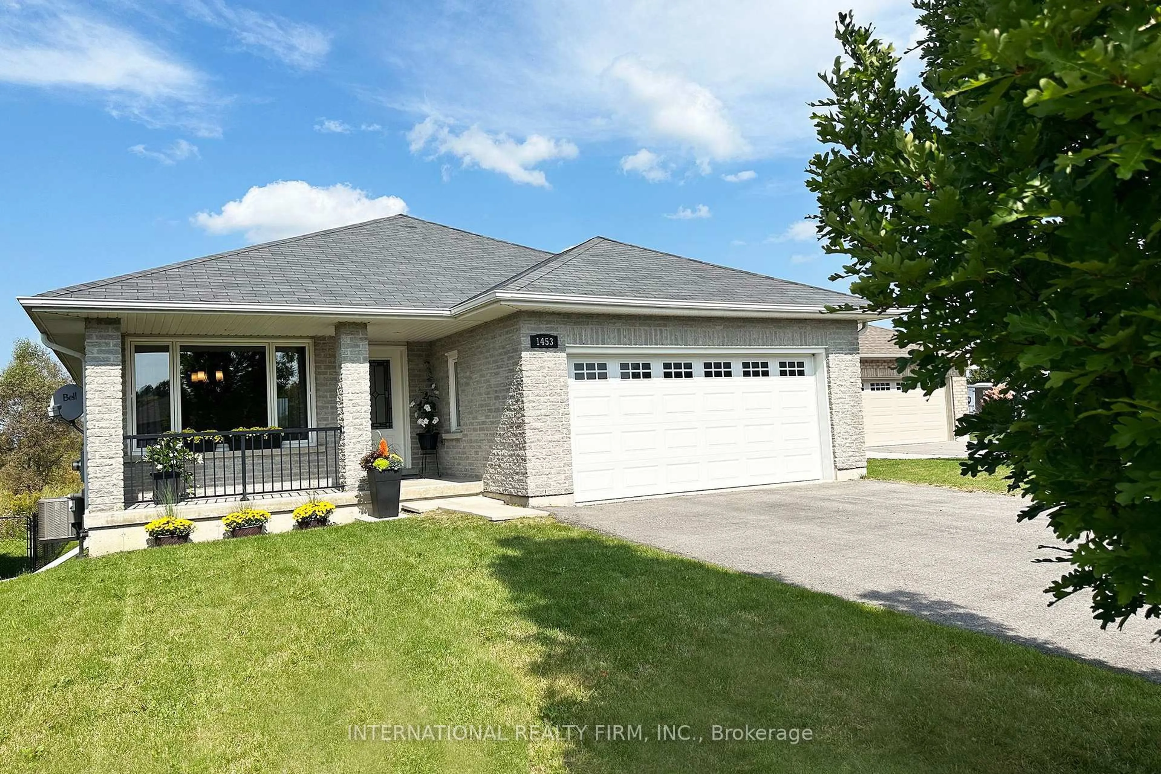 Home with vinyl exterior material, street for 1453 Ireland Dr, Peterborough West Ontario K9K 0A4