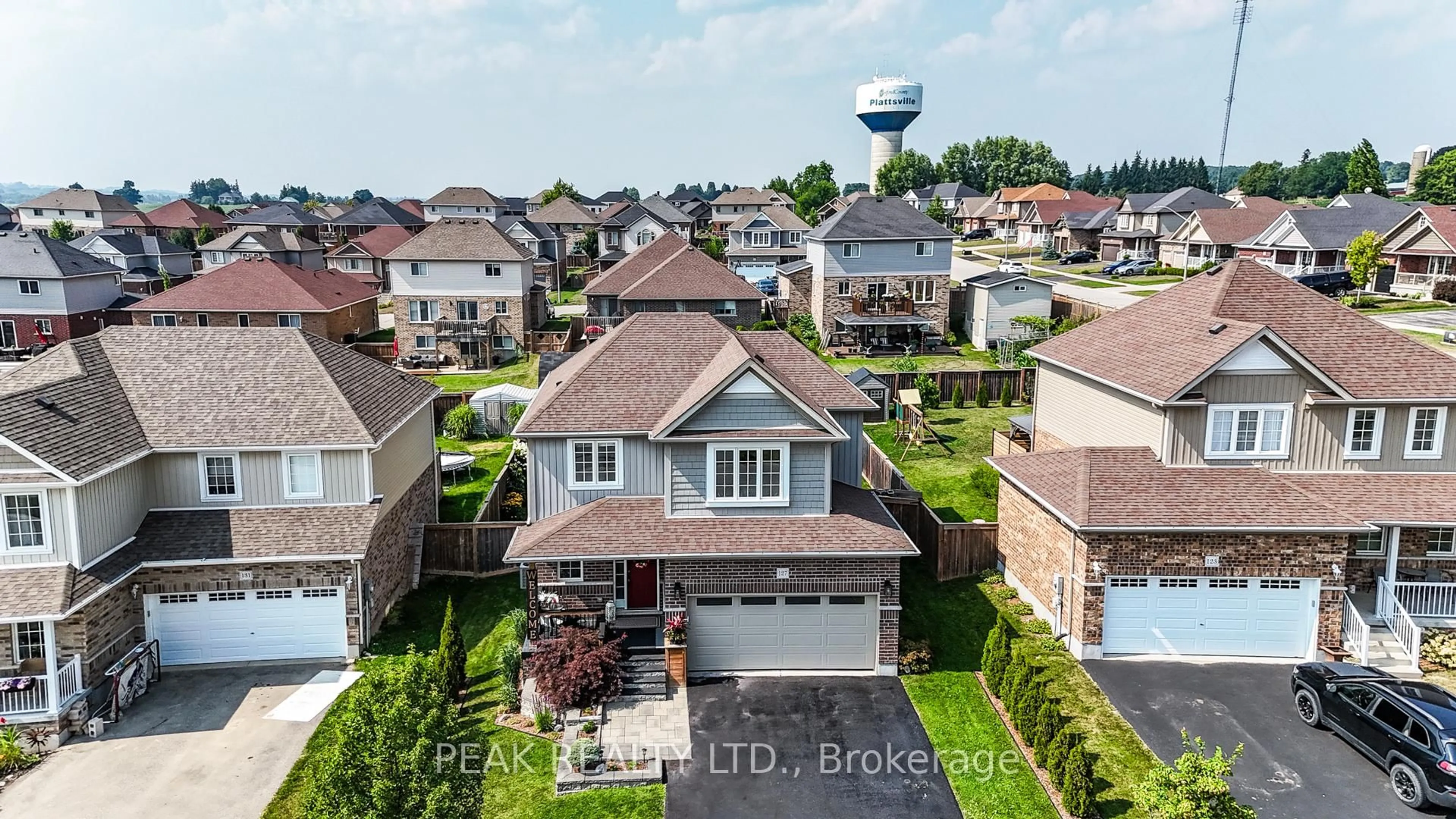 A pic from outside/outdoor area/front of a property/back of a property/a pic from drone, street for 127 English Cres, Blandford-Blenheim Ontario N0J 1S0