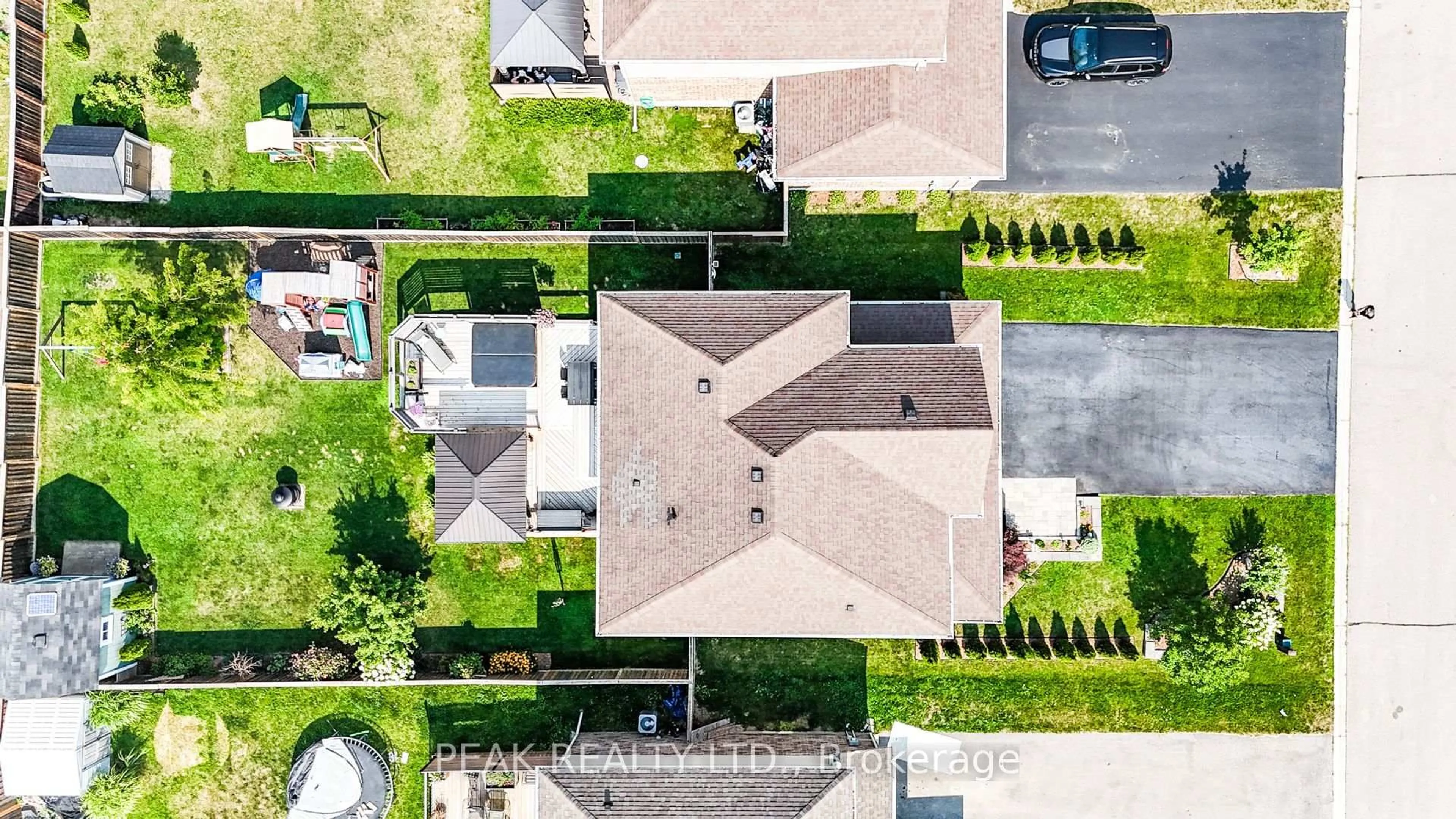 A pic from outside/outdoor area/front of a property/back of a property/a pic from drone, street for 127 English Cres, Blandford-Blenheim Ontario N0J 1S0