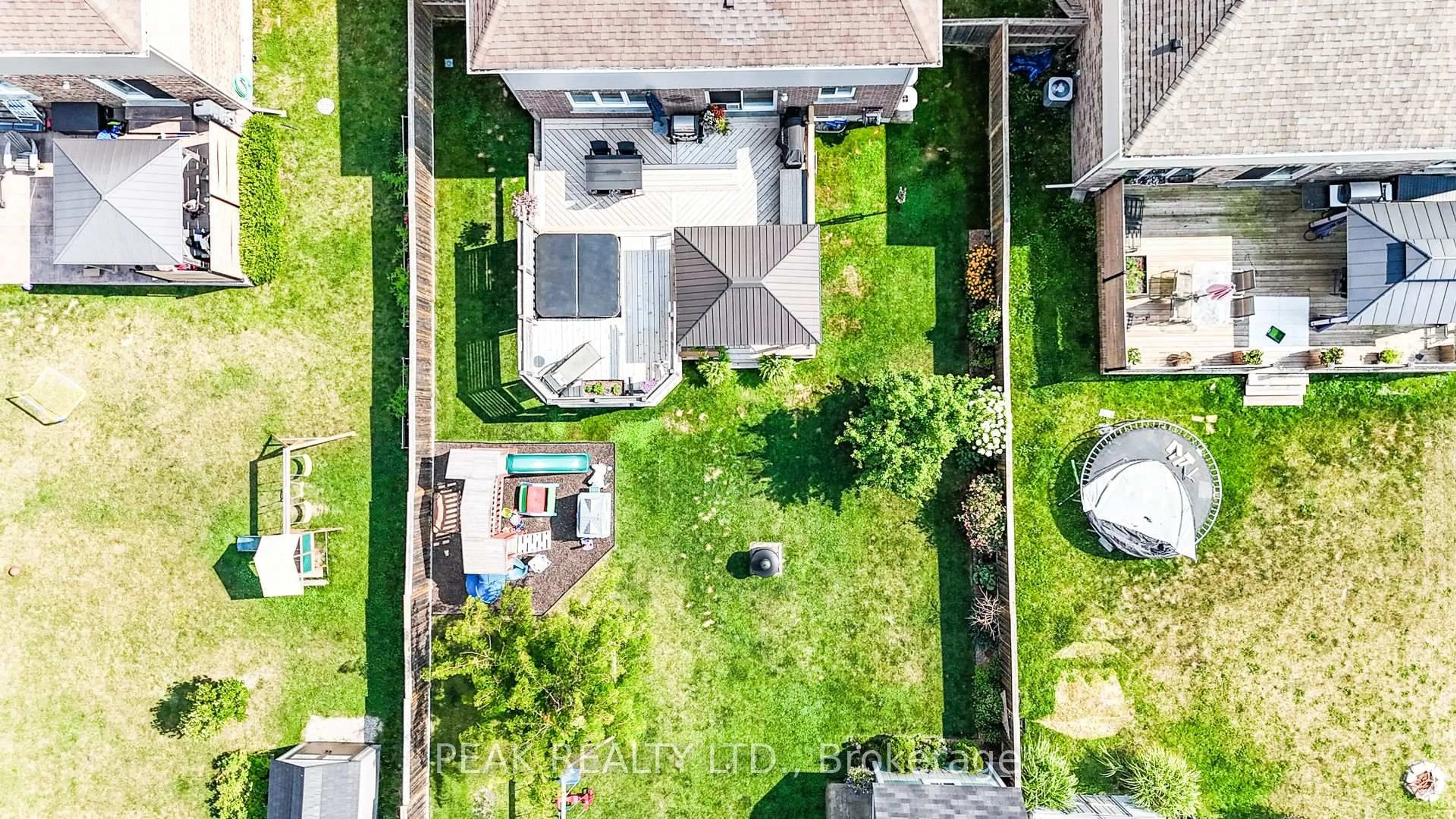 A pic from outside/outdoor area/front of a property/back of a property/a pic from drone, street for 127 English Cres, Blandford-Blenheim Ontario N0J 1S0