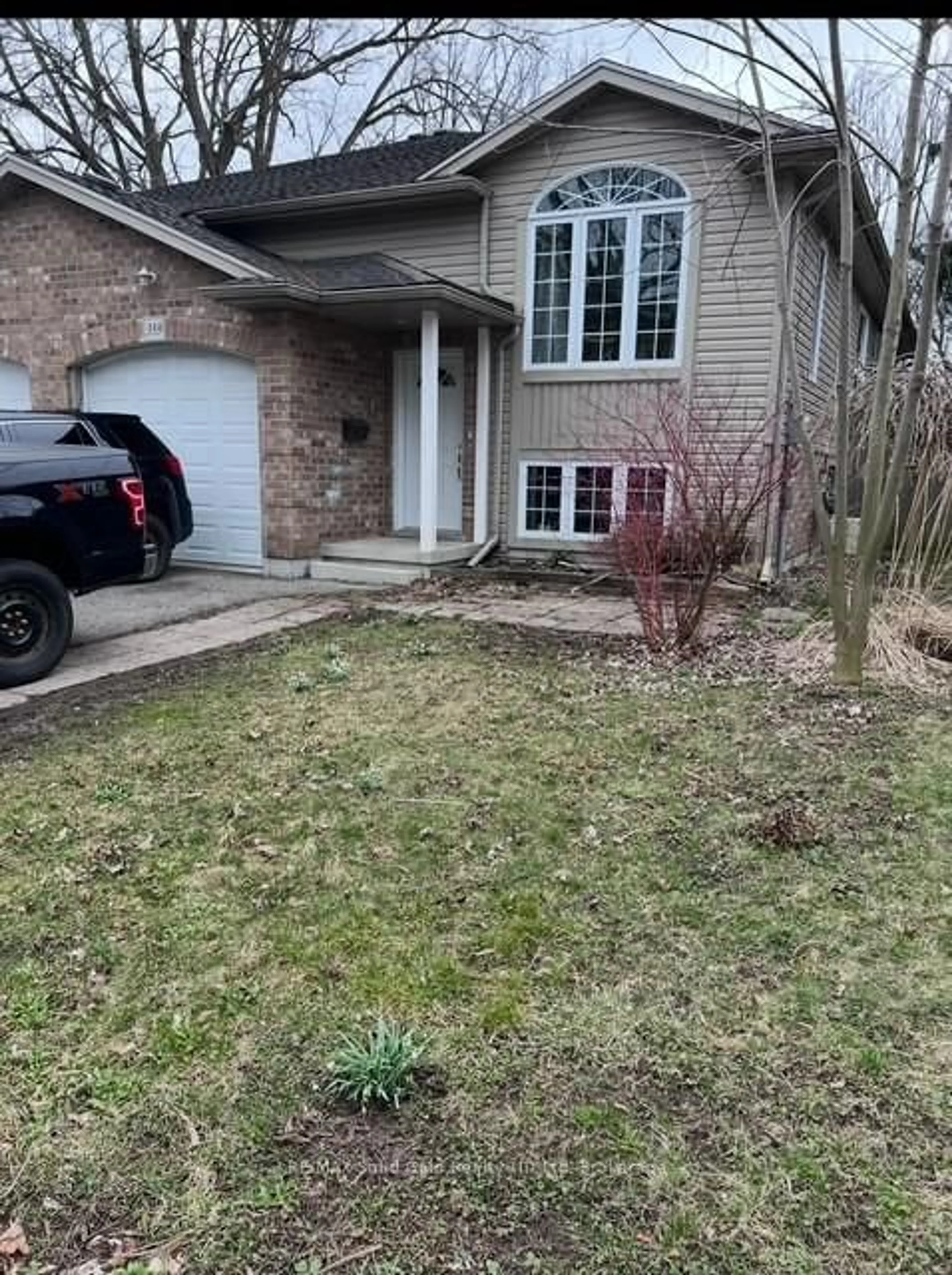 A pic from outside/outdoor area/front of a property/back of a property/a pic from drone, street for 359 West Gore St, Stratford Ontario N5A 1K9