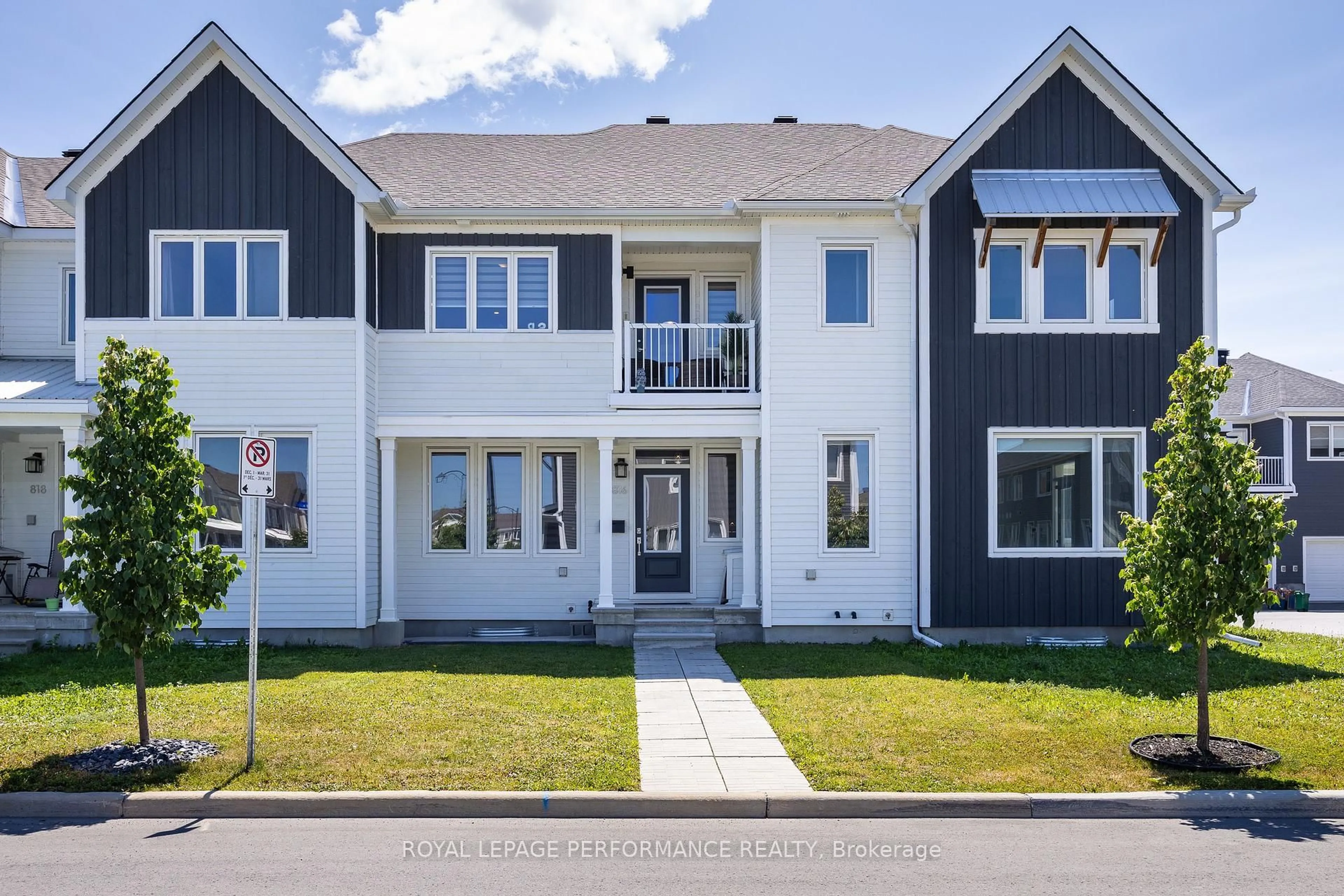 Home with vinyl exterior material, street for 816 Bascule Pl, Richmond Ontario K0A 2Z0