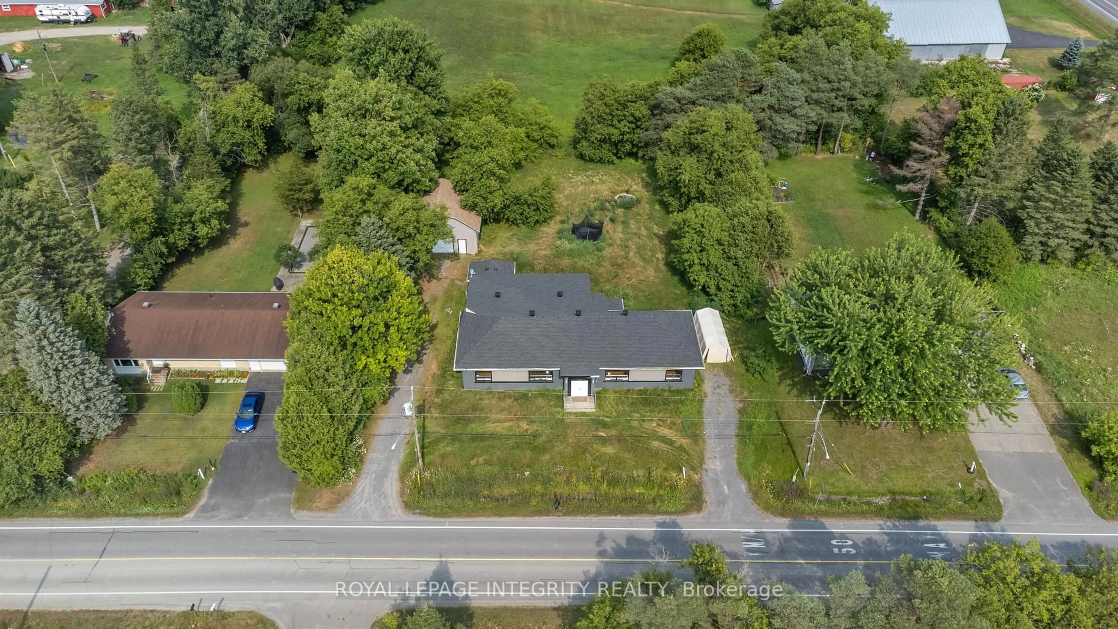 A pic from outside/outdoor area/front of a property/back of a property/a pic from drone, unknown for 3823 Drouin Rd, Clarence-Rockland Ontario K0A 2A0
