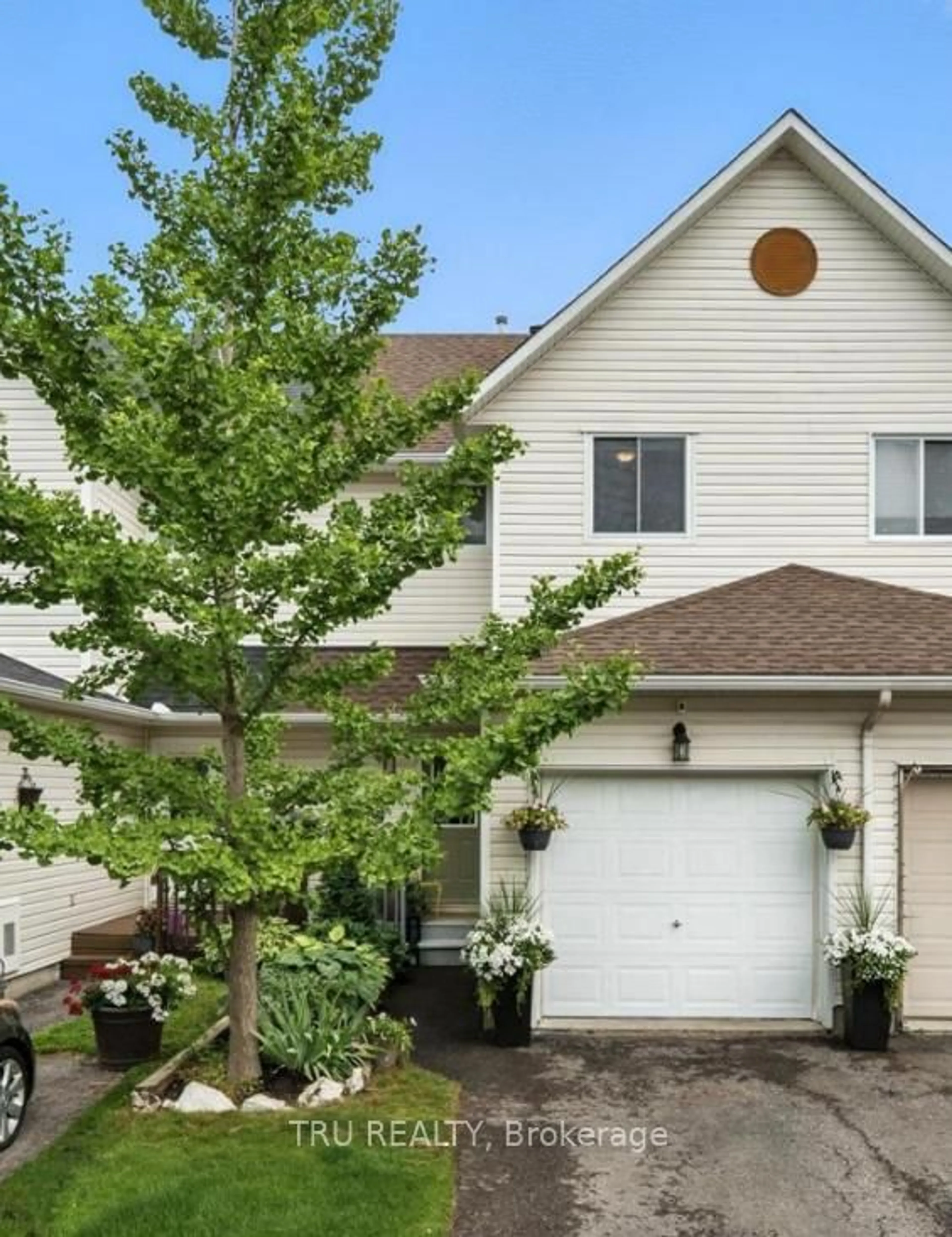 Home with vinyl exterior material, street for 240 Mississippi Crt #6, Carleton Place Ontario K7C 4R1