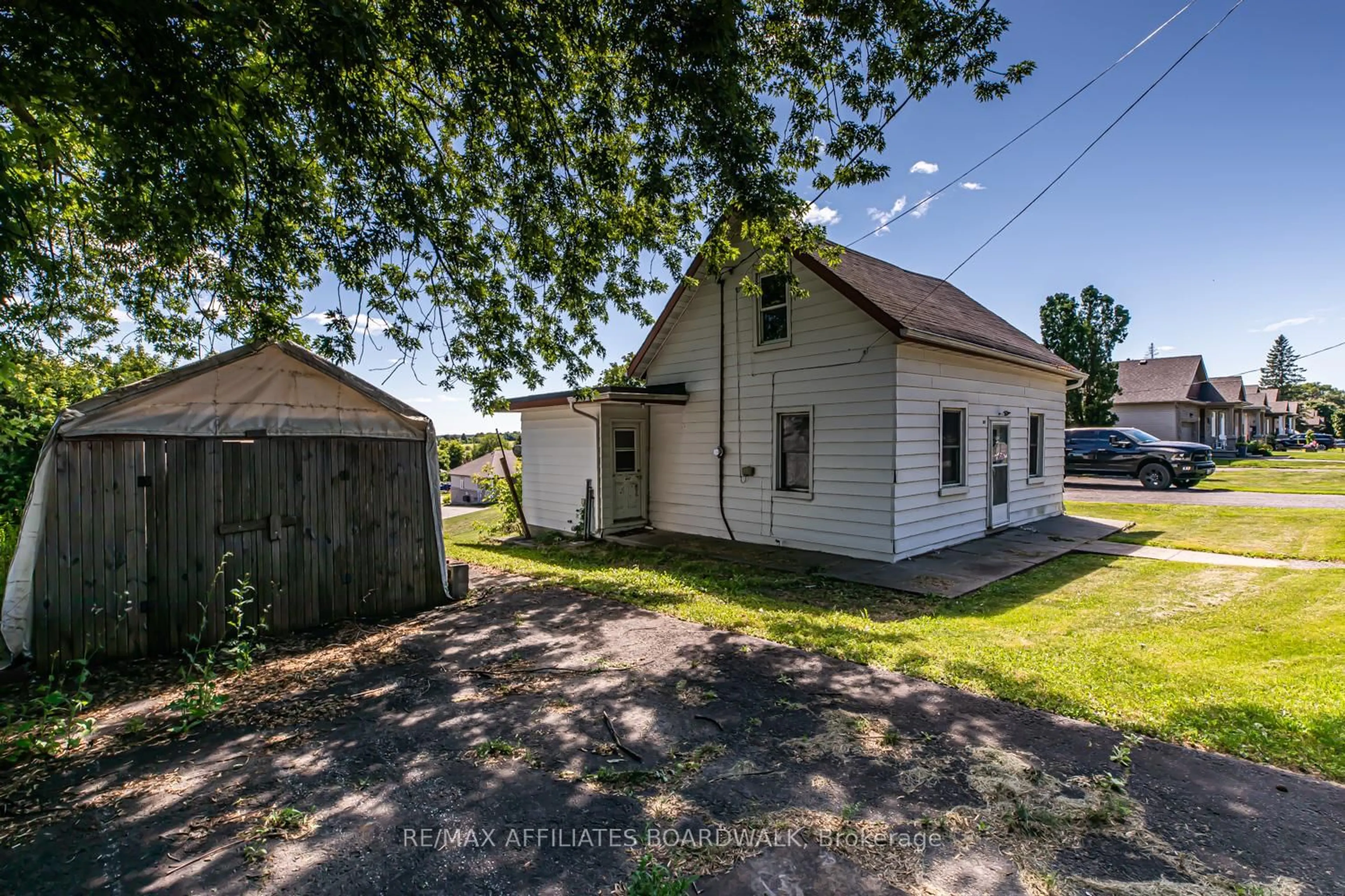 Shed for 303-307 DONALD B MUNRO Dr, Carp Ontario K0A 1L0