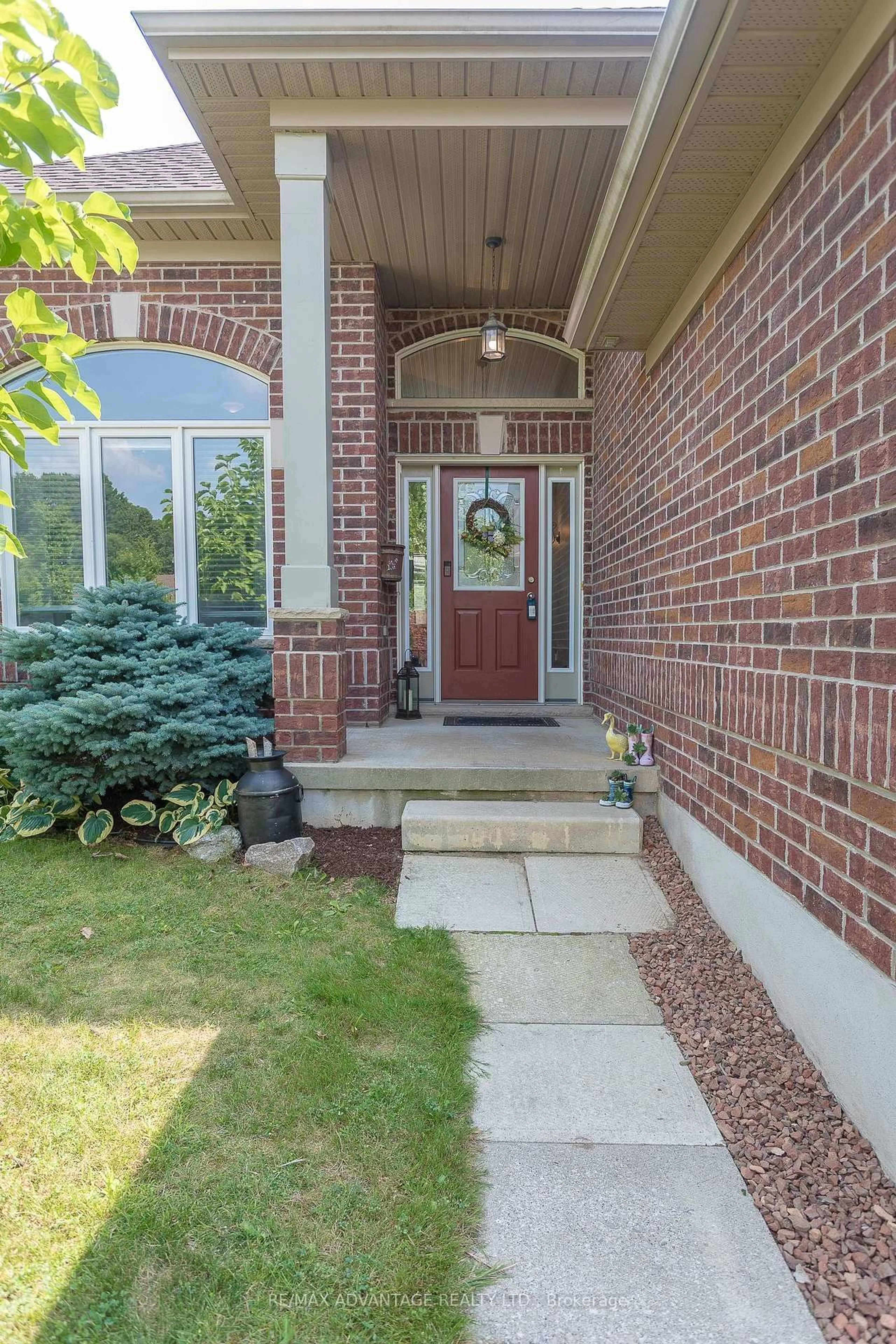 Home with brick exterior material, street for 78 Hummingbird Lane, St. Thomas Ontario N5R 6M8