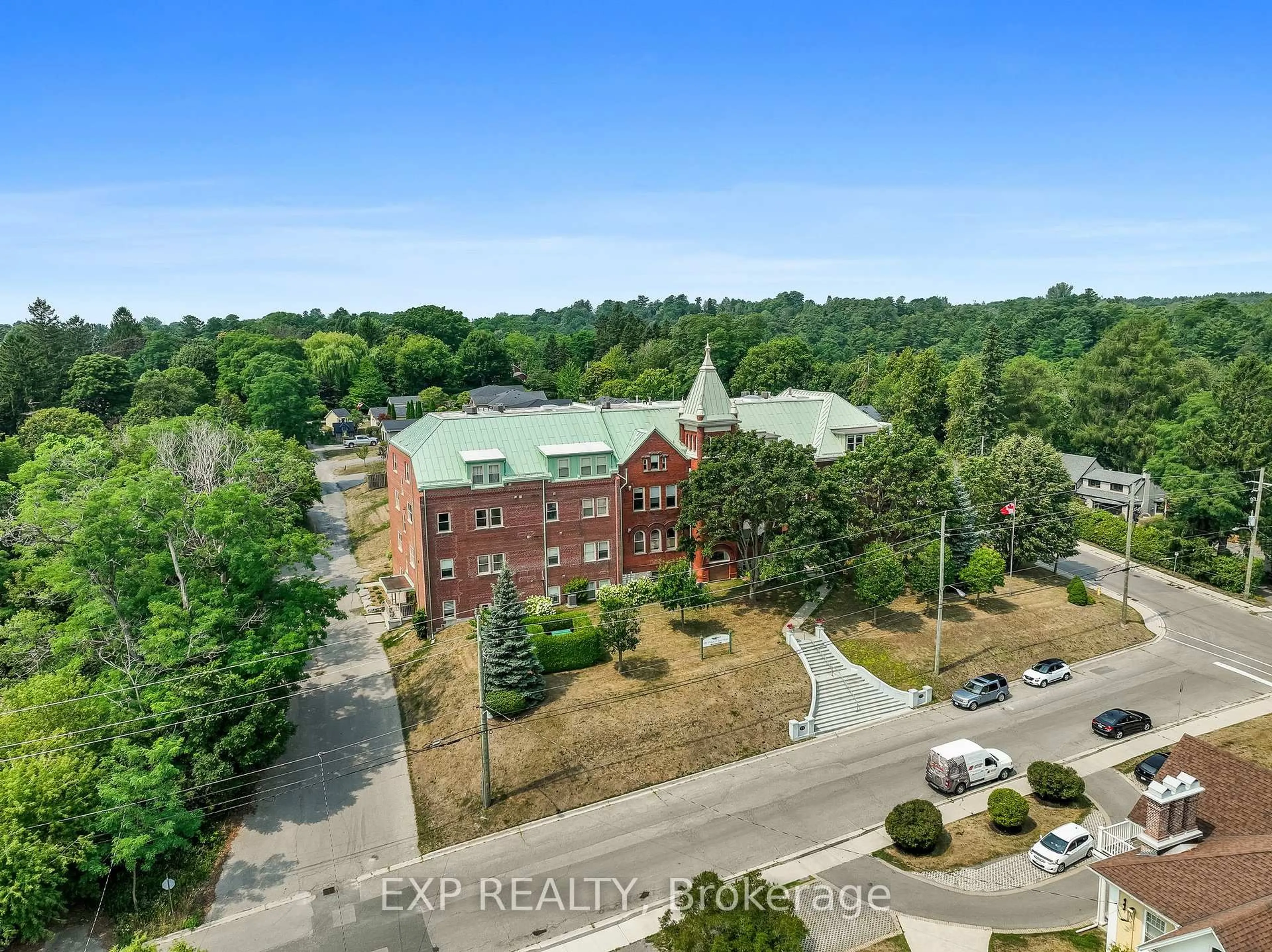 A pic from outside/outdoor area/front of a property/back of a property/a pic from drone, city buildings view from balcony for 72 Pine St #302, Port Hope Ontario L1A 1G8