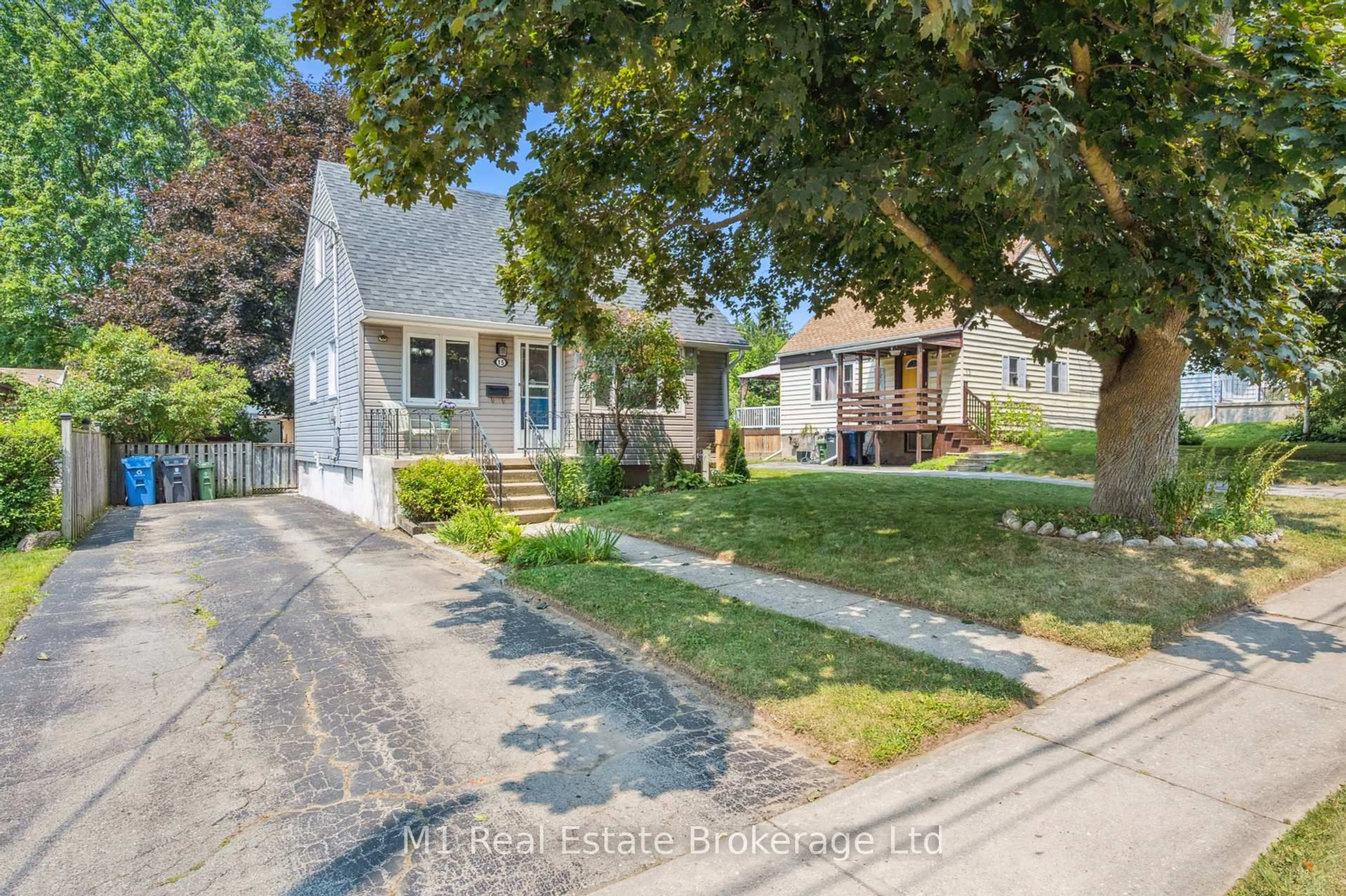 Unknown for 15 Gowdy Ave, Guelph Ontario N1H 2K6