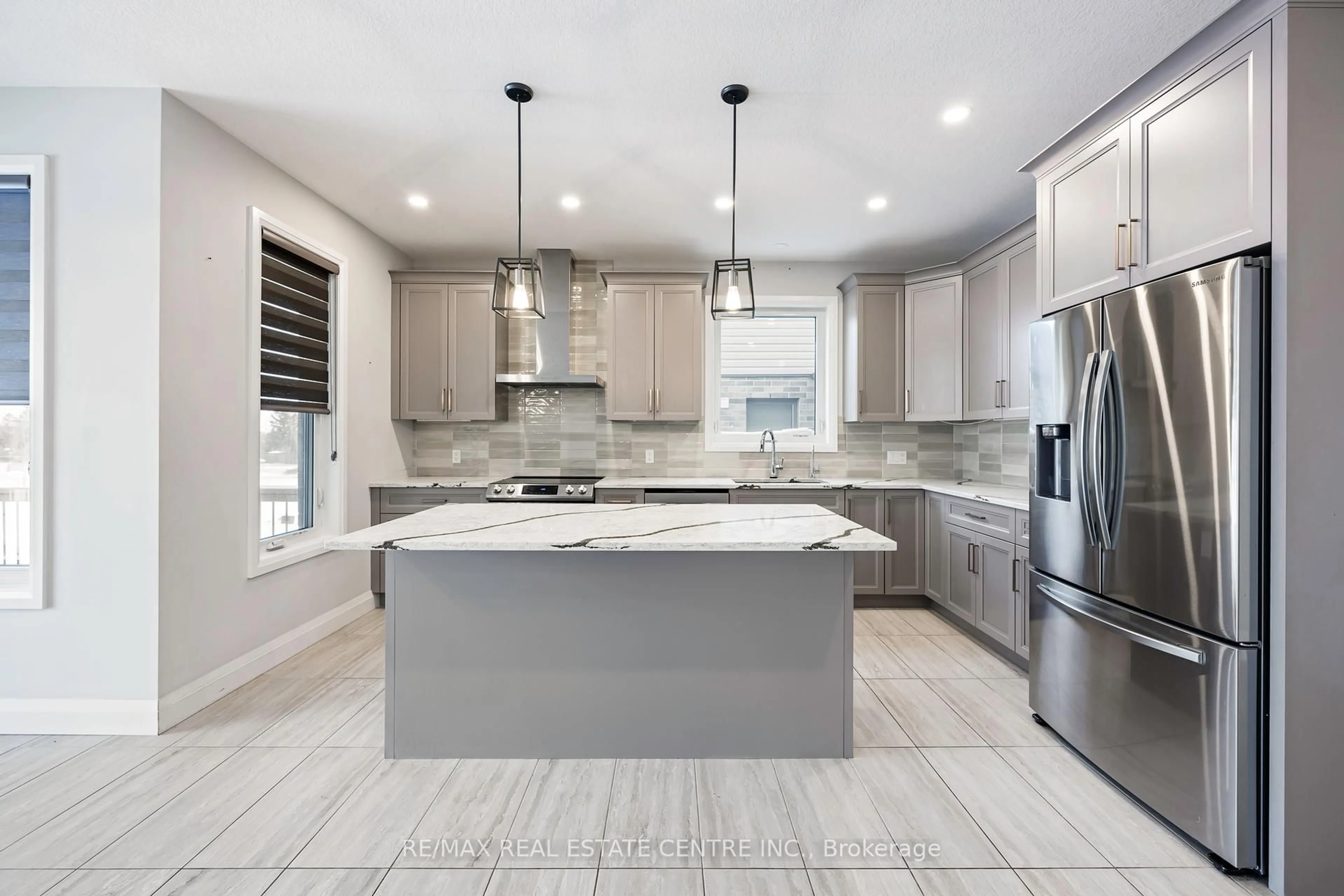 Open concept kitchen, ceramic/tile floor for 3 Grundy Cres, East Luther Grand Valley Ontario L9W 7S7