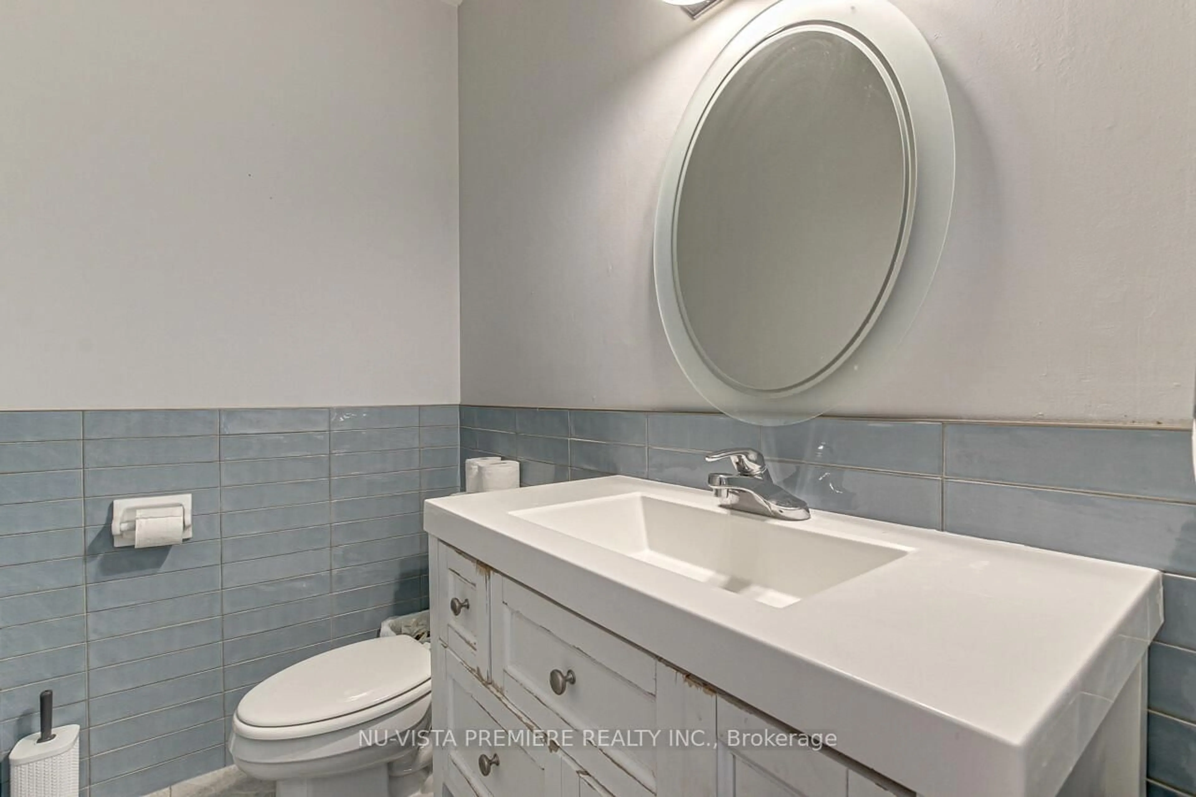 Standard bathroom, ceramic/tile floor for 1261 Sorrel Rd, London East Ontario N5V 2N6