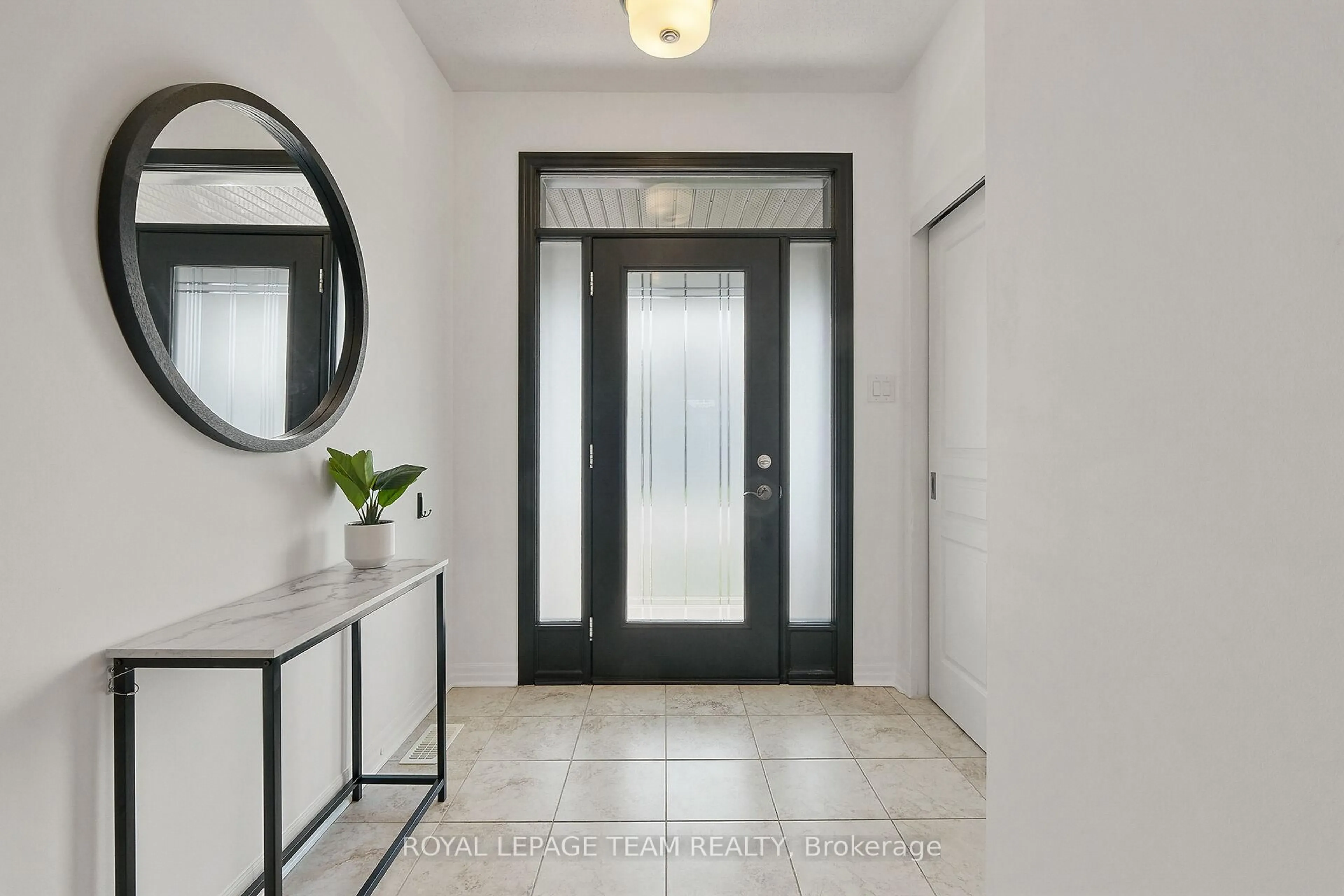 Indoor entryway for 202 Nightfall St, Ottawa Ontario K4M 0C2