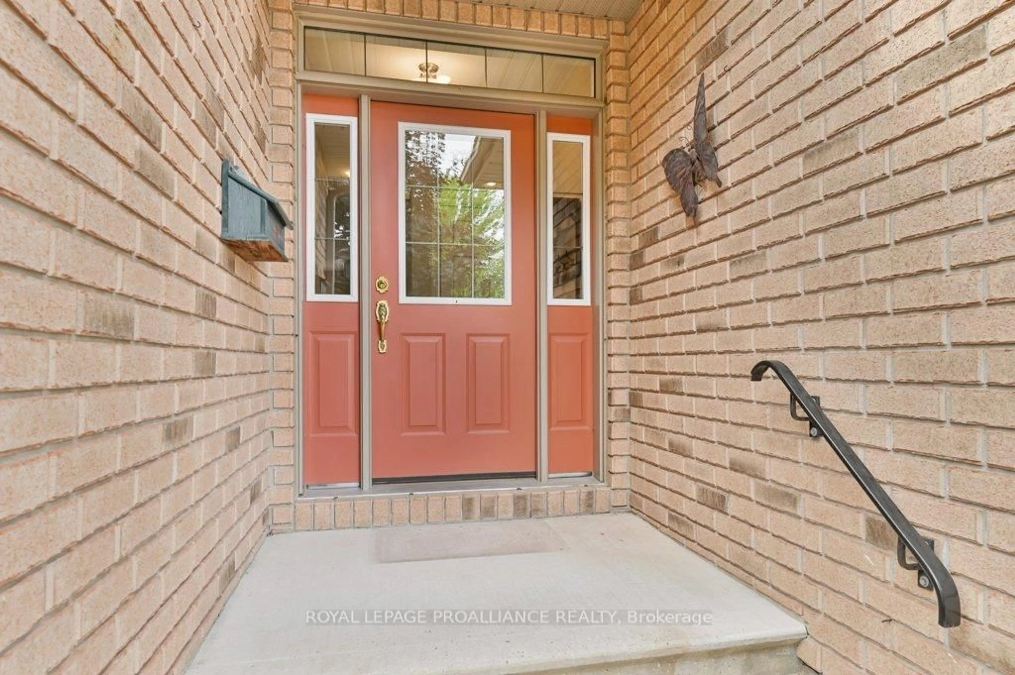 Indoor entryway for 77 Gavey St, Belleville Ontario K8N 4Z5