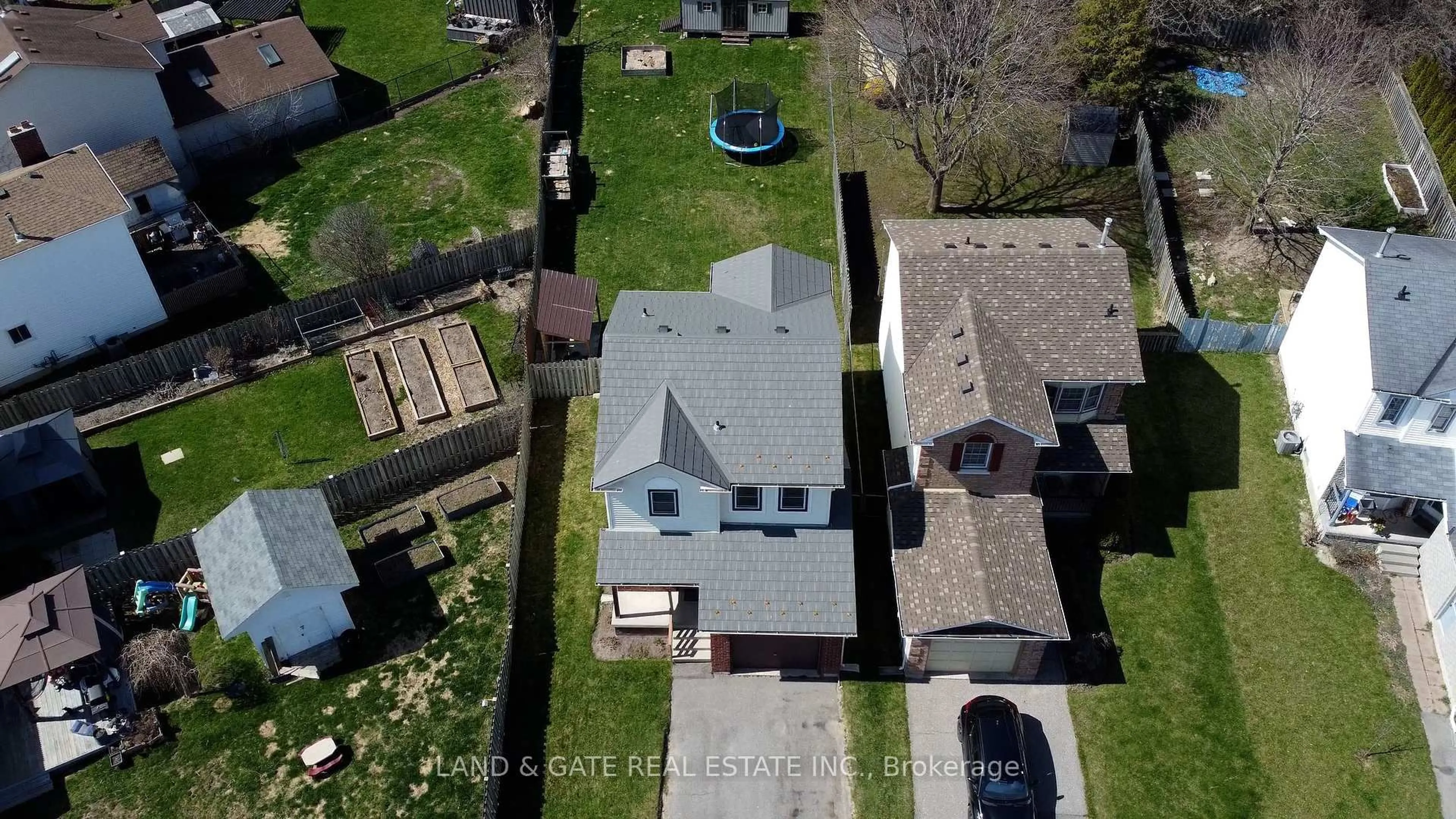 A pic from outside/outdoor area/front of a property/back of a property/a pic from drone, street for 34 Burnham Blvd, Port Hope Ontario L1A 4H5