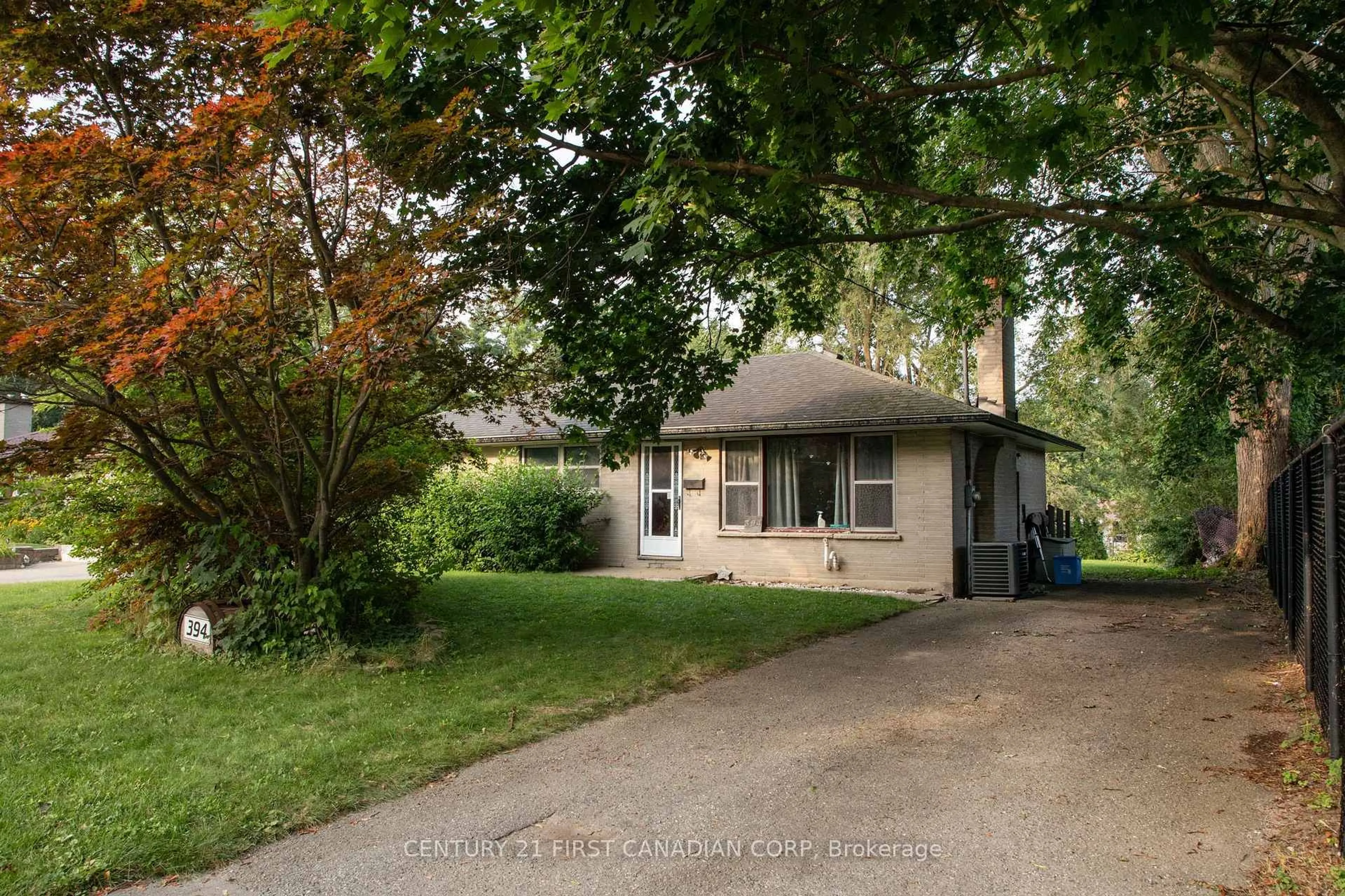 Unknown for 394 Griffith St, London South Ontario N6K 2S2