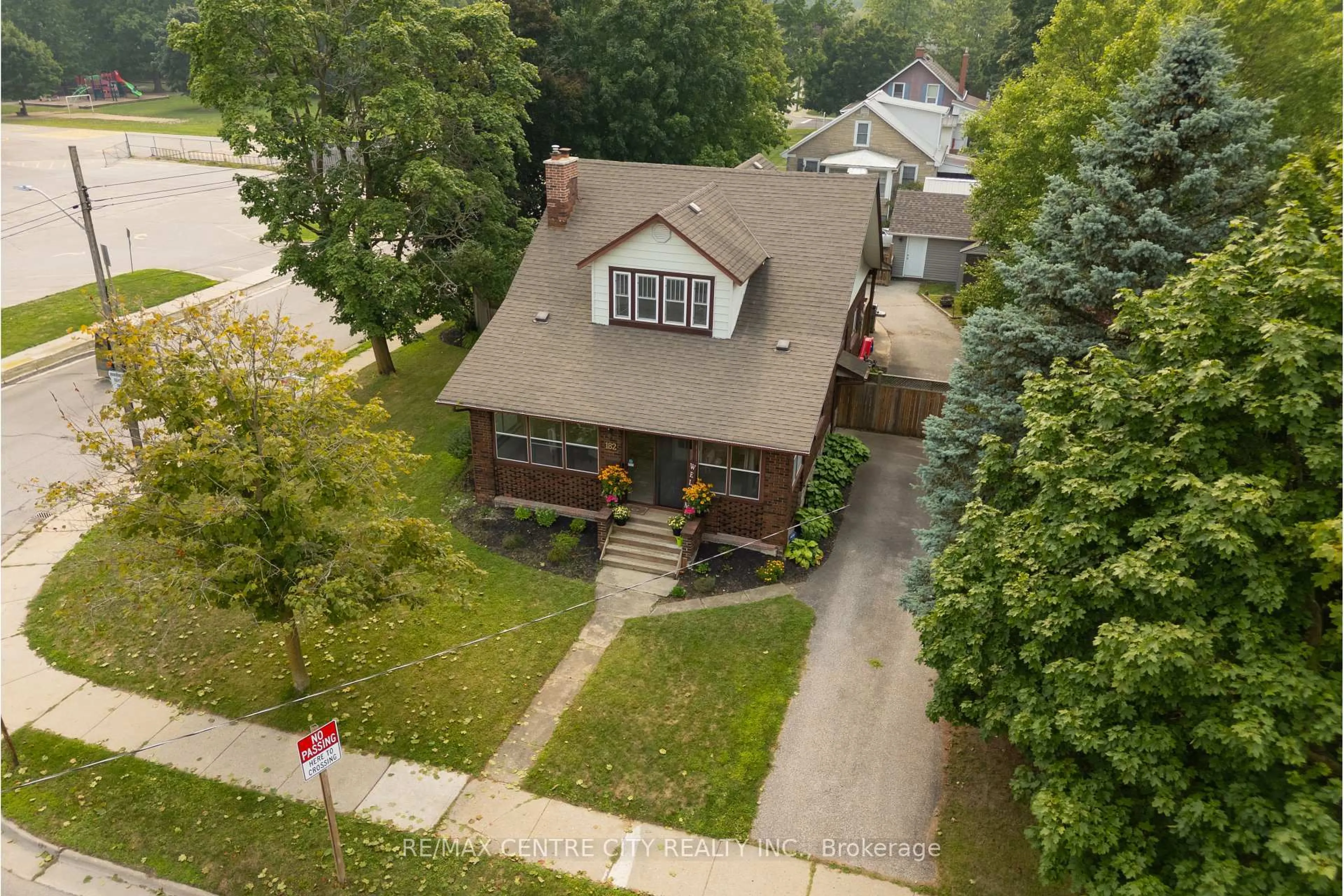 A pic from outside/outdoor area/front of a property/back of a property/a pic from drone, street for 182 John St, Aylmer Ontario N5H 2C5