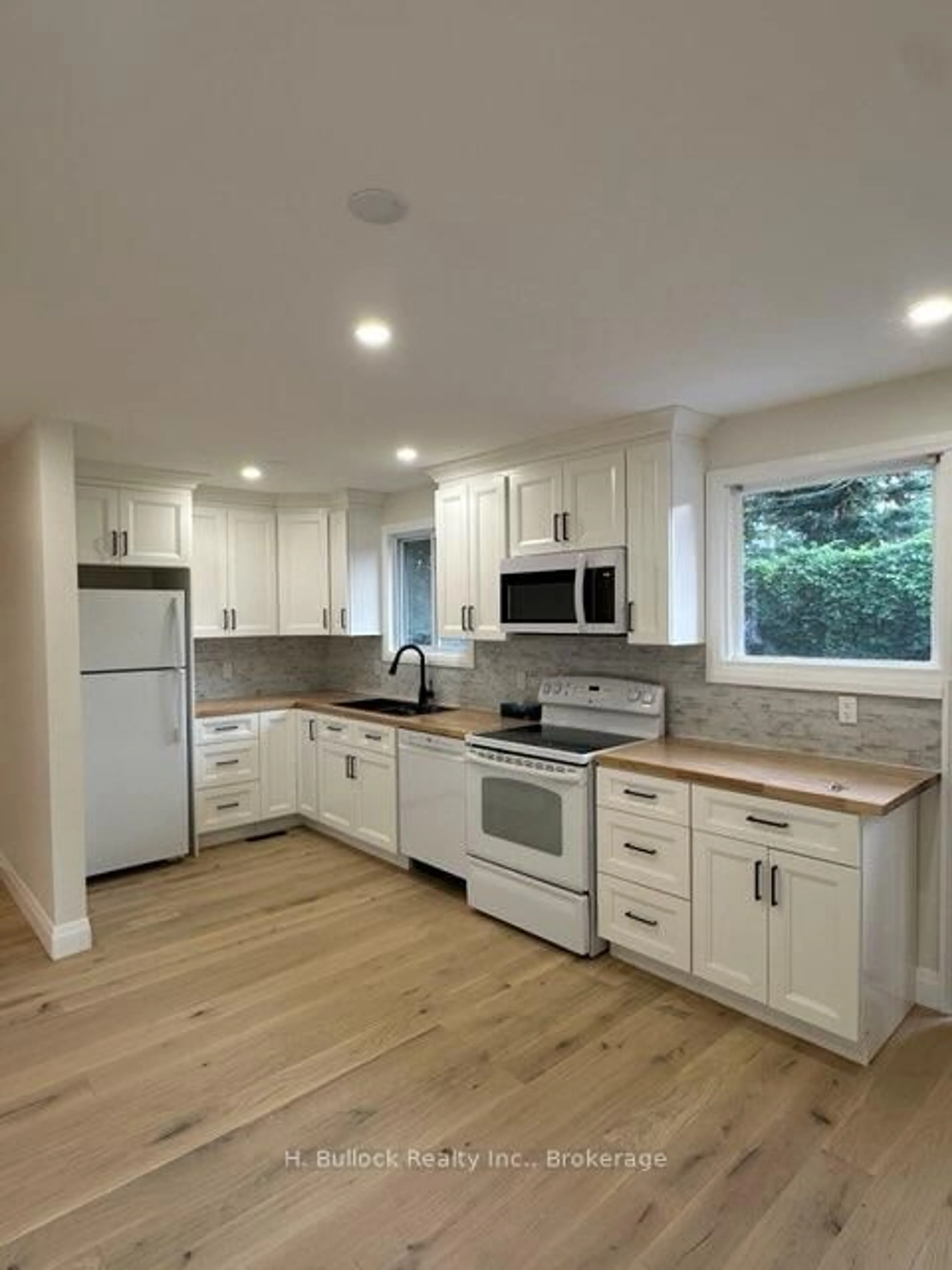 Open concept kitchen, unknown for 3336 Kodiak St, Ottawa Ontario K1V 7S8