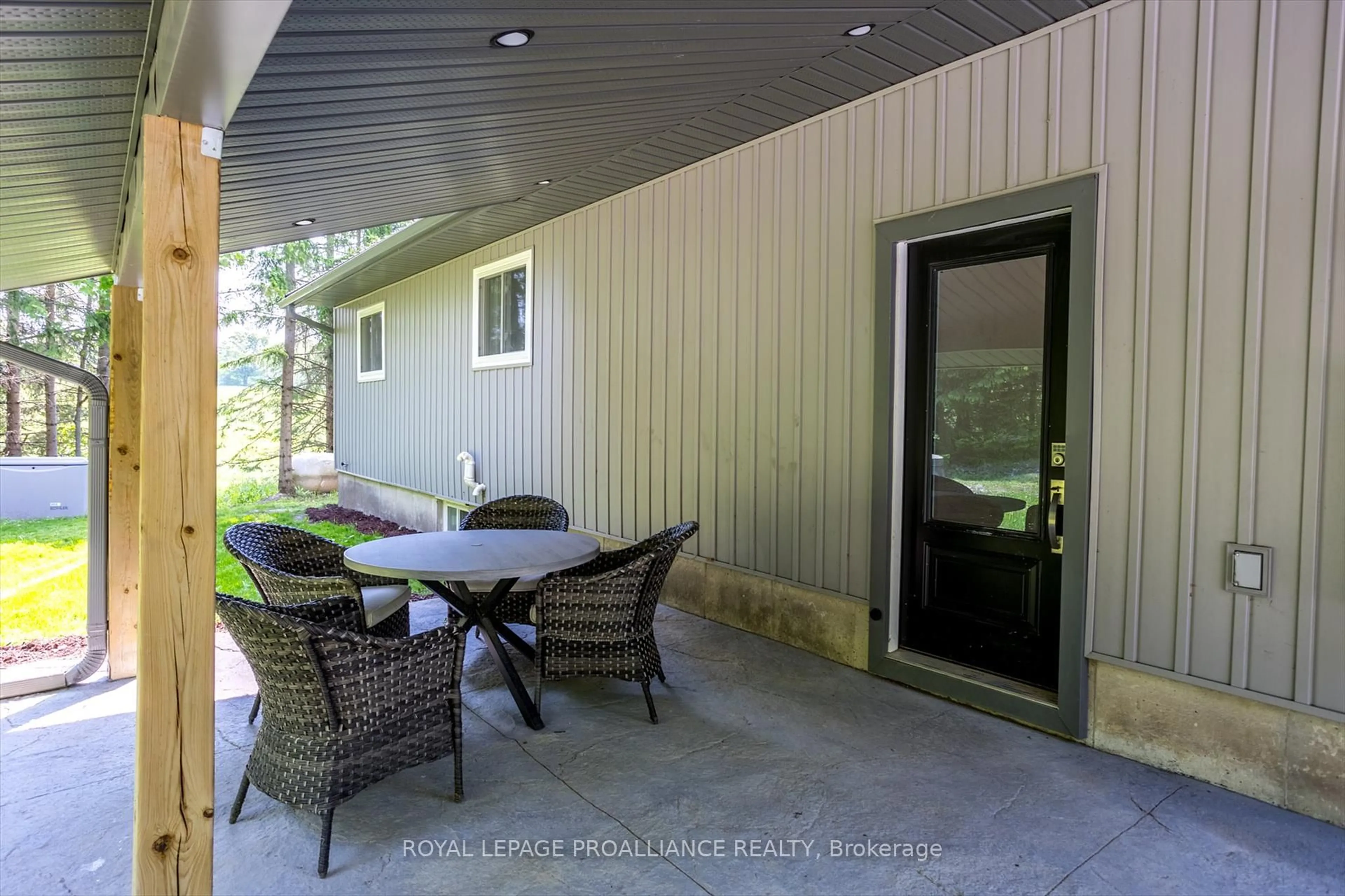 Patio, unknown for 4045 Bowman Rd, Hamilton Township Ontario K9A 4J9