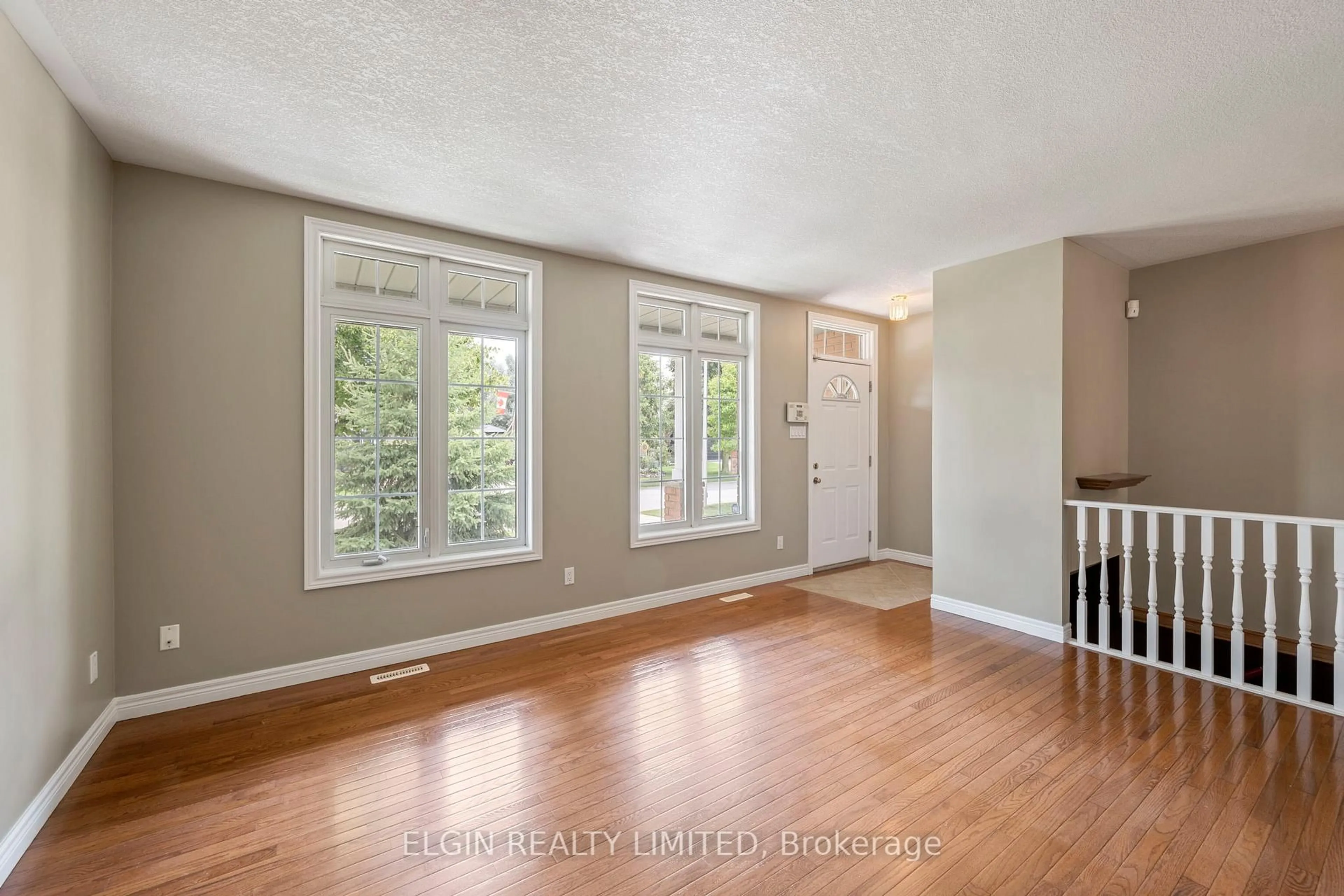Unknown for 18 Rosethorn Crt, St. Thomas Ontario N5R 6C7