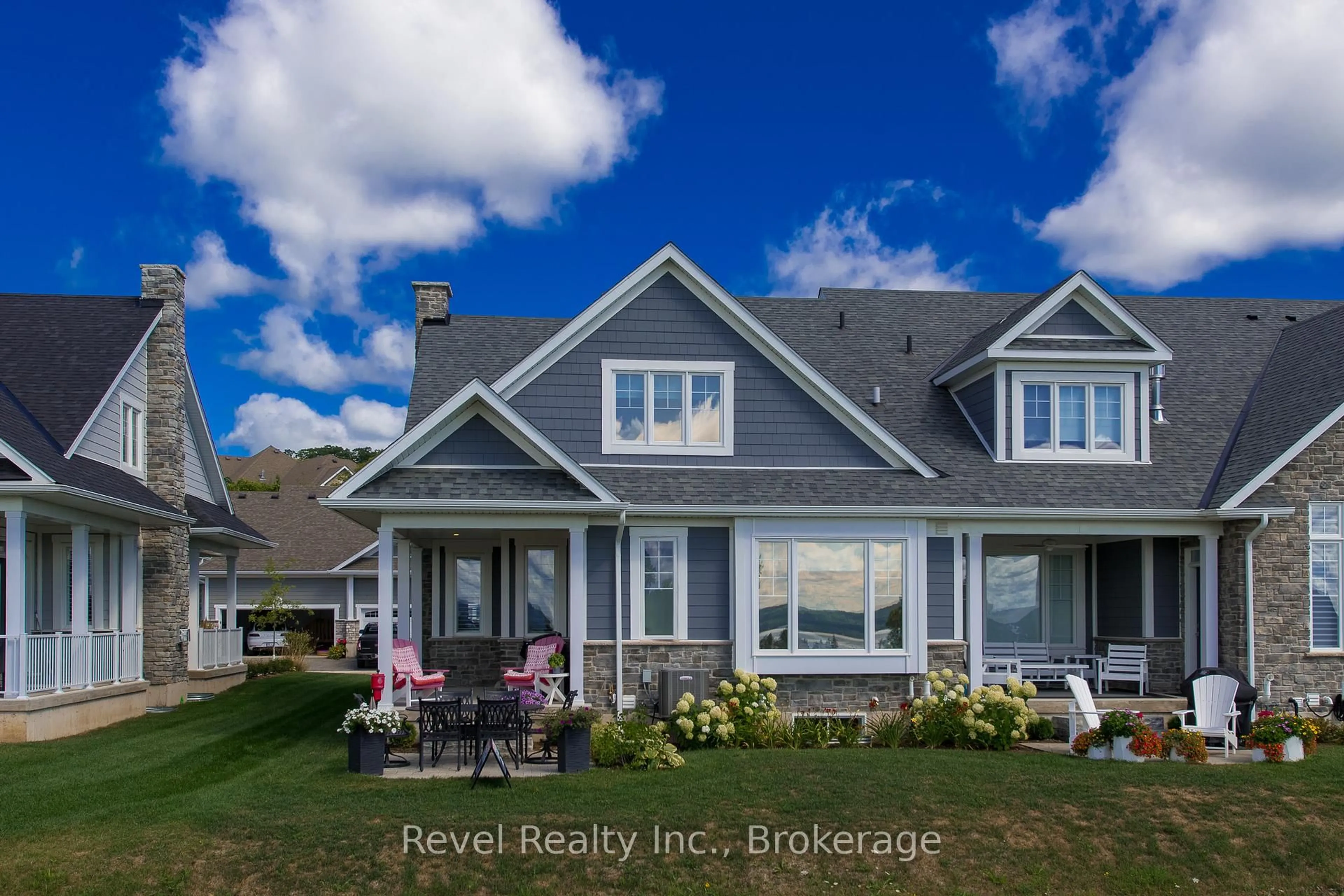 Home with vinyl exterior material, water/lake/river/ocean view for 252 Ironwood Way, Georgian Bluffs Ontario N0H 1S0