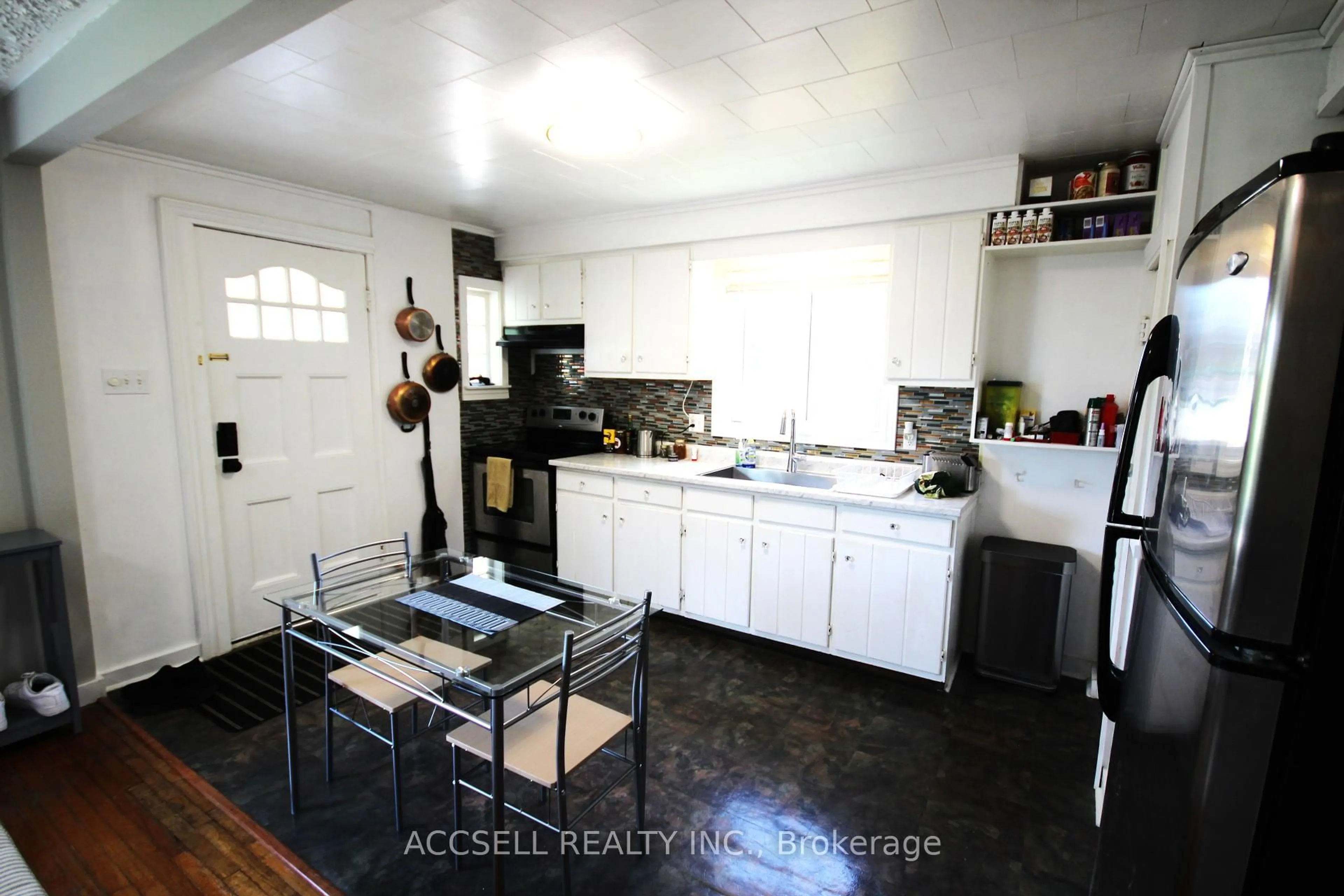 Standard kitchen, ceramic/tile floor for 478 Mccormick Blvd, London East Ontario N5W 4C5