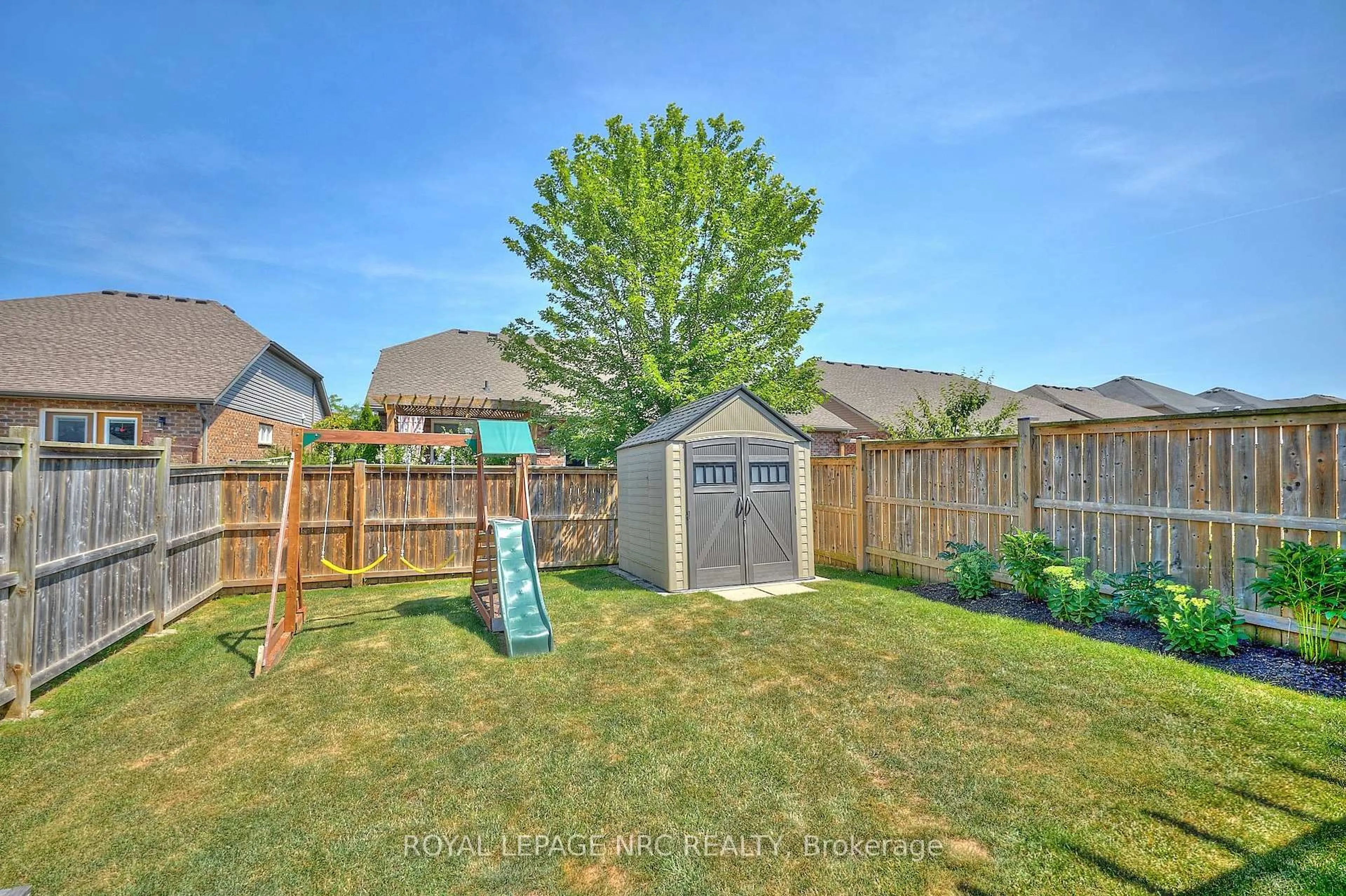Shed for 118 Roselawn Cres, Welland Ontario L3C 0C4