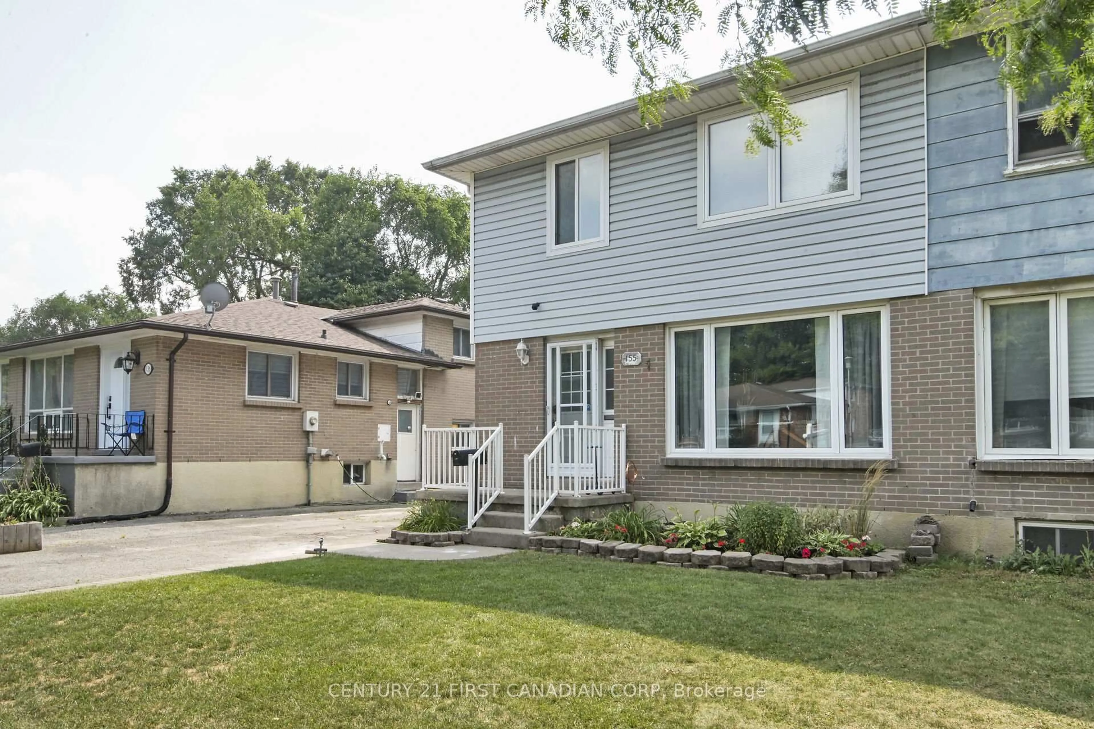 Home with vinyl exterior material, street for 155 Marconi Blvd, London East Ontario N5V 1A6