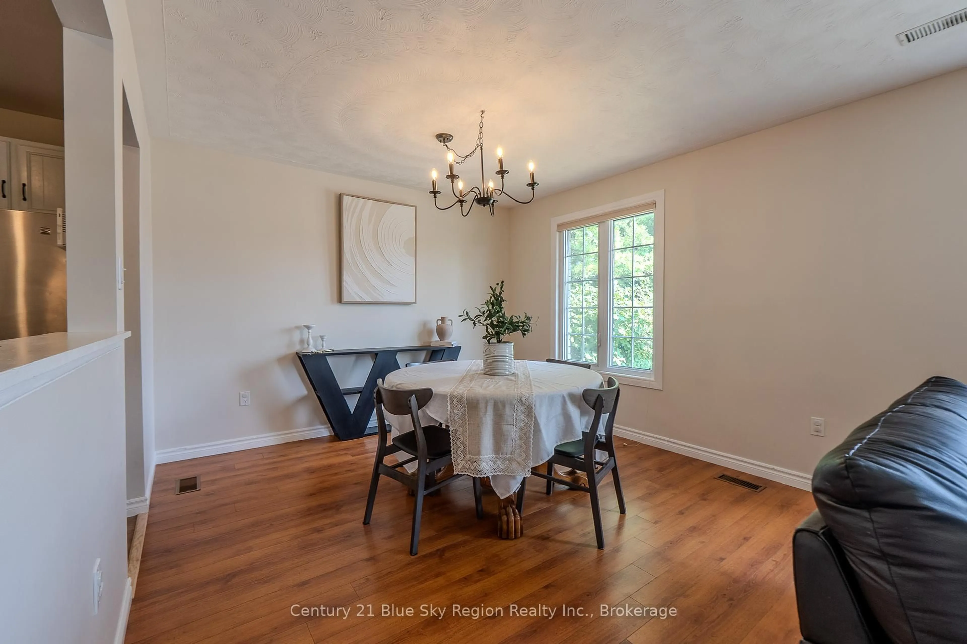 Dining room, unknown for 5 Merlin Ave, North Bay Ontario P1A 3V6