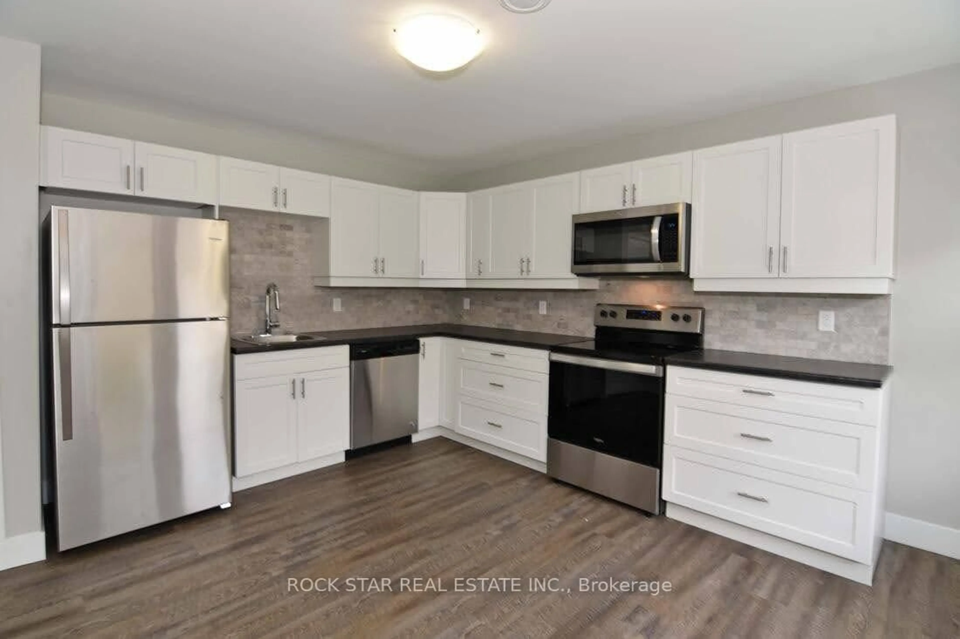 Standard kitchen, unknown for 407 Castlegrove Pl, London North Ontario N6G 1L1