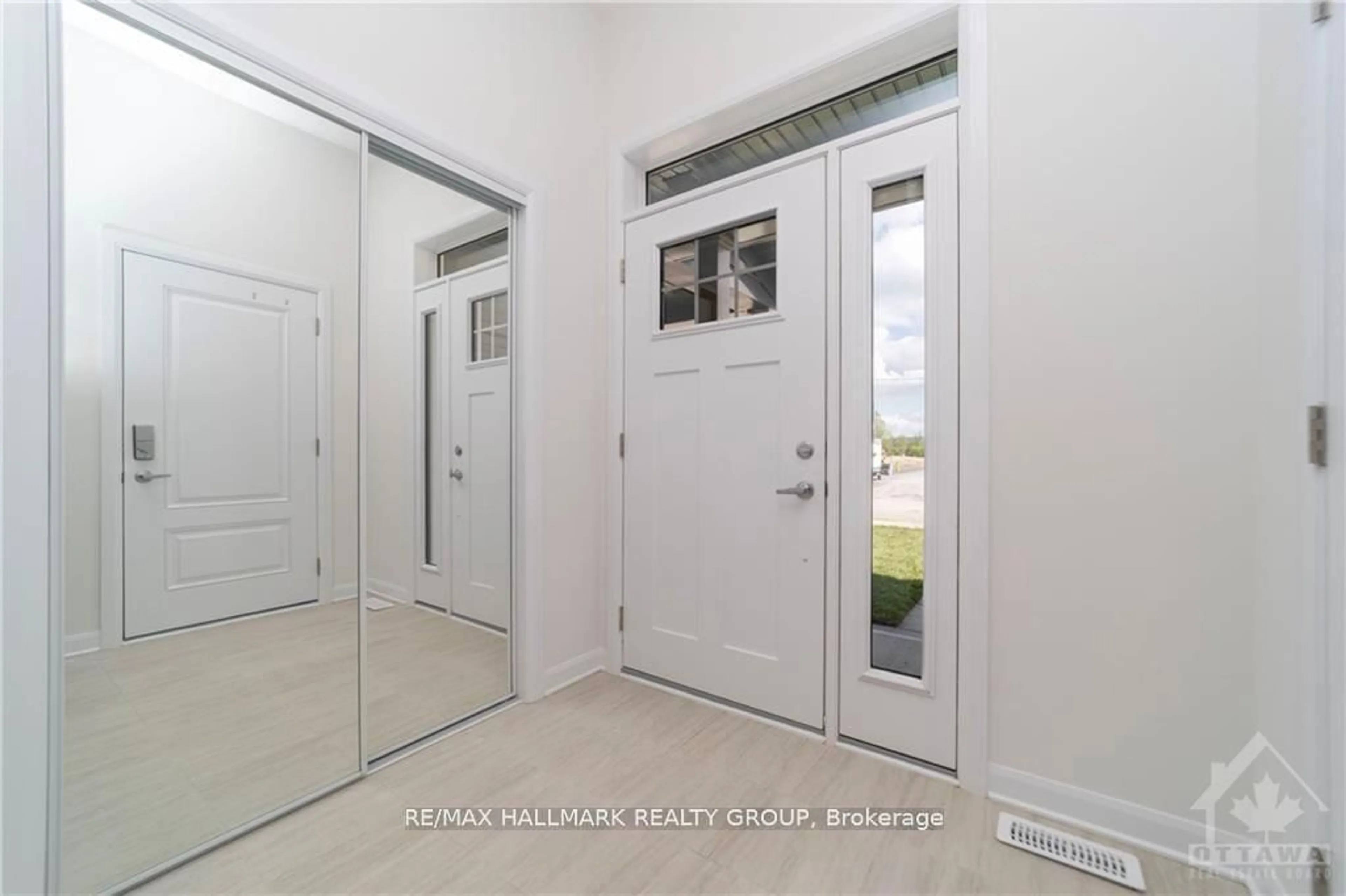Indoor entryway for 758 JENNIE TROUT Terr, Ottawa Ontario K2W 0M2