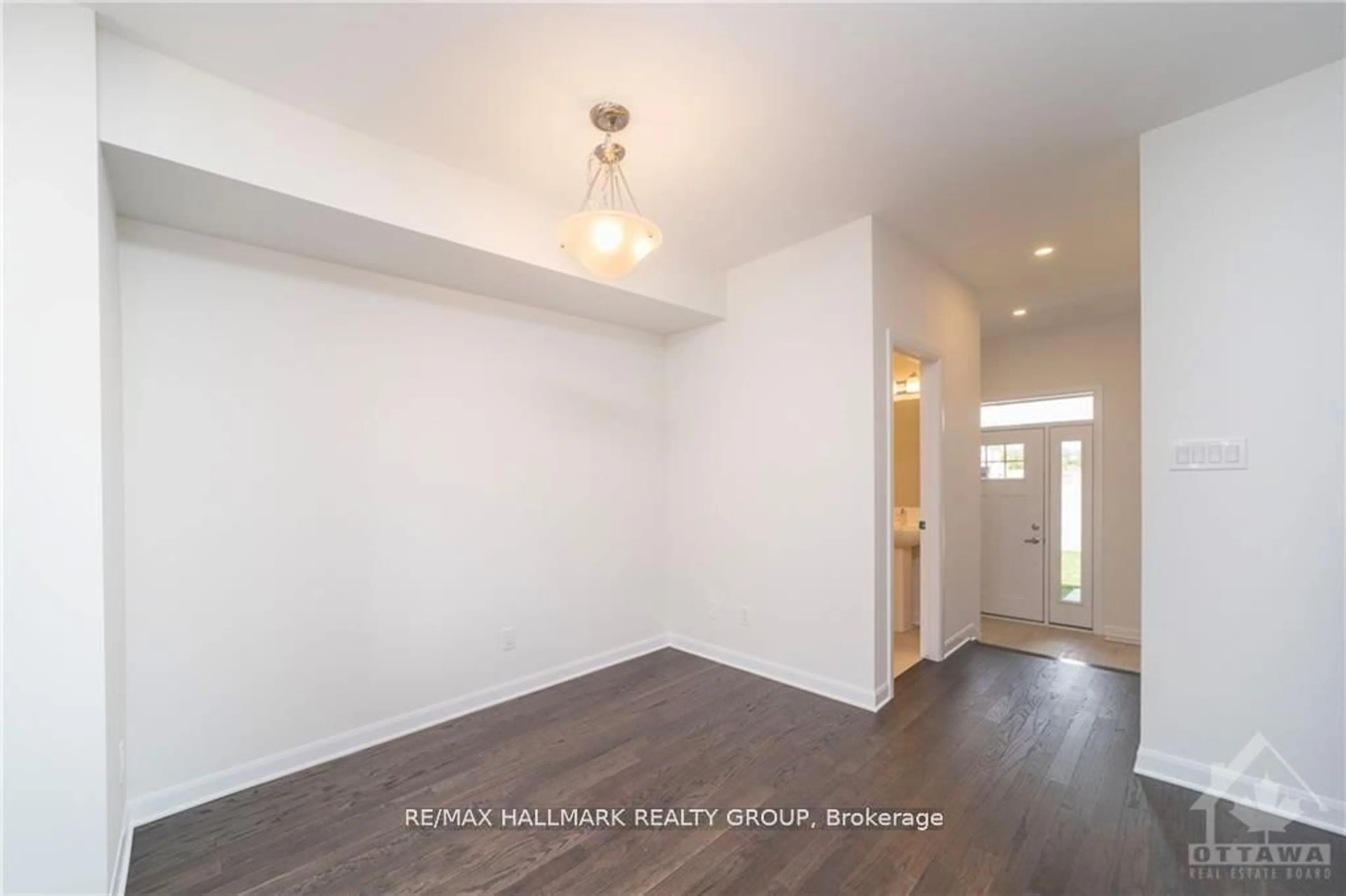 Indoor entryway for 758 JENNIE TROUT Terr, Ottawa Ontario K2W 0M2