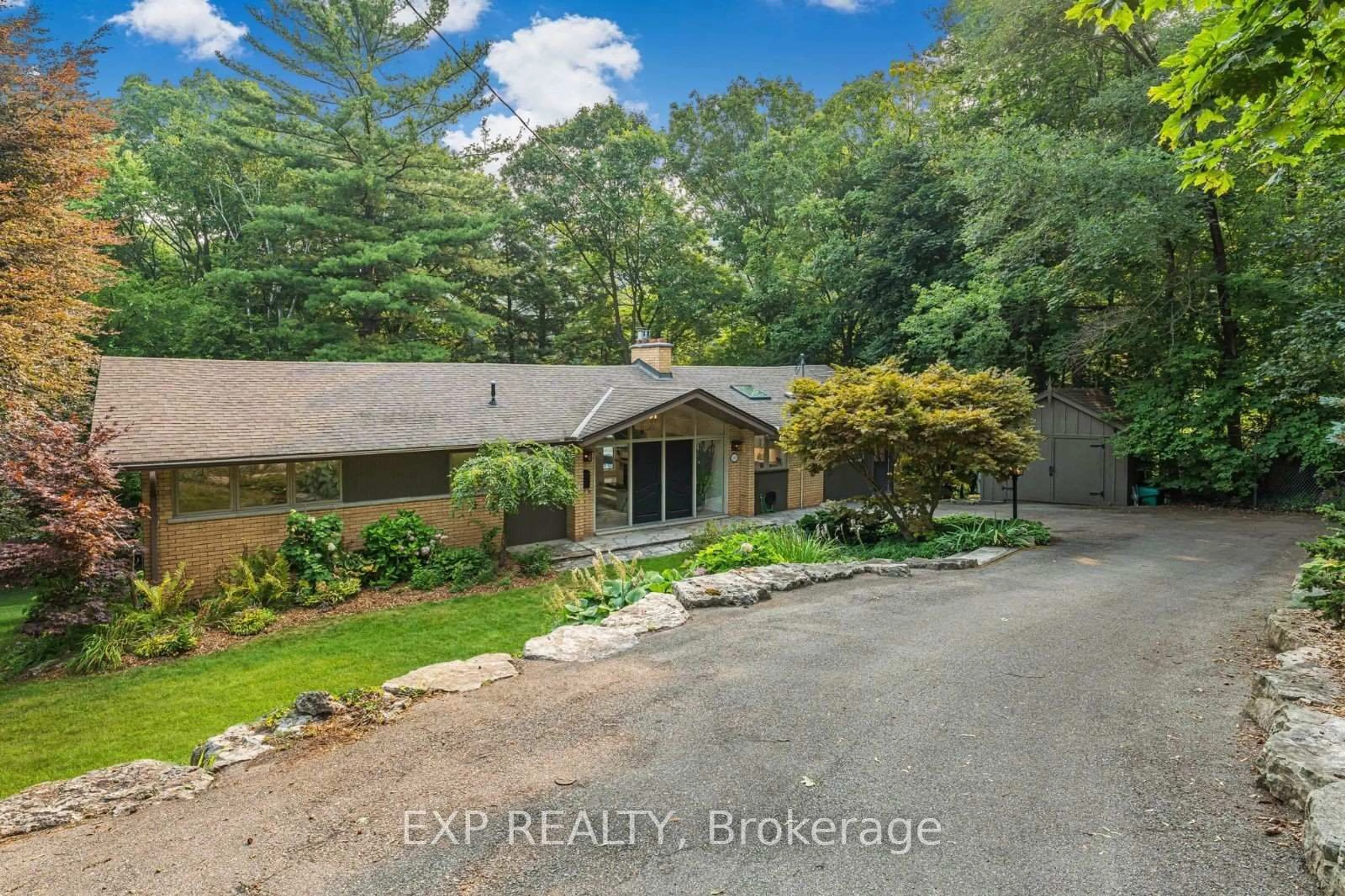 A pic from outside/outdoor area/front of a property/back of a property/a pic from drone, water/lake/river/ocean view for 937 Montgomery Dr, Hamilton Ontario L9G 3H6