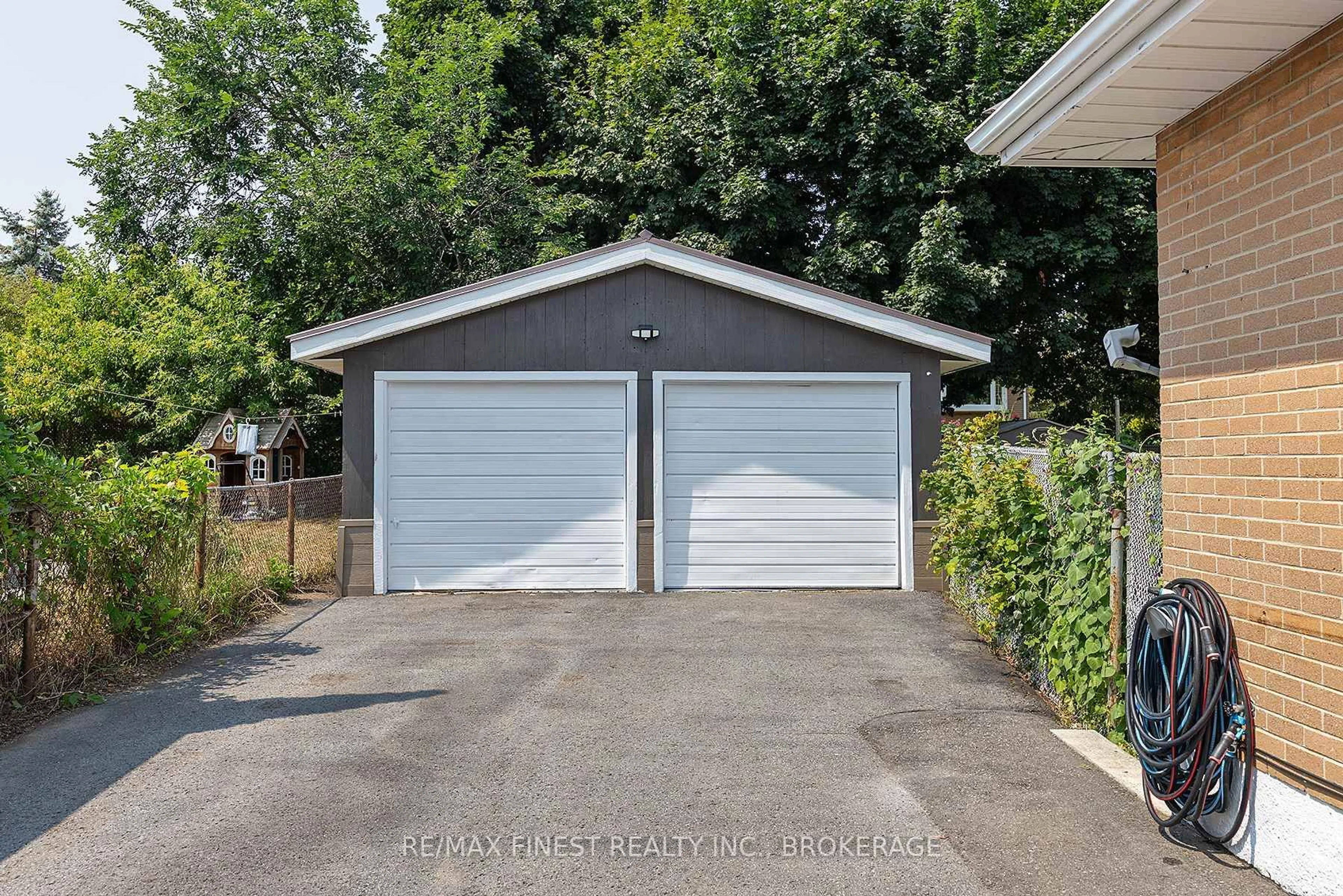 Indoor garage for 351 Days Rd, Kingston Ontario K7M 3R5