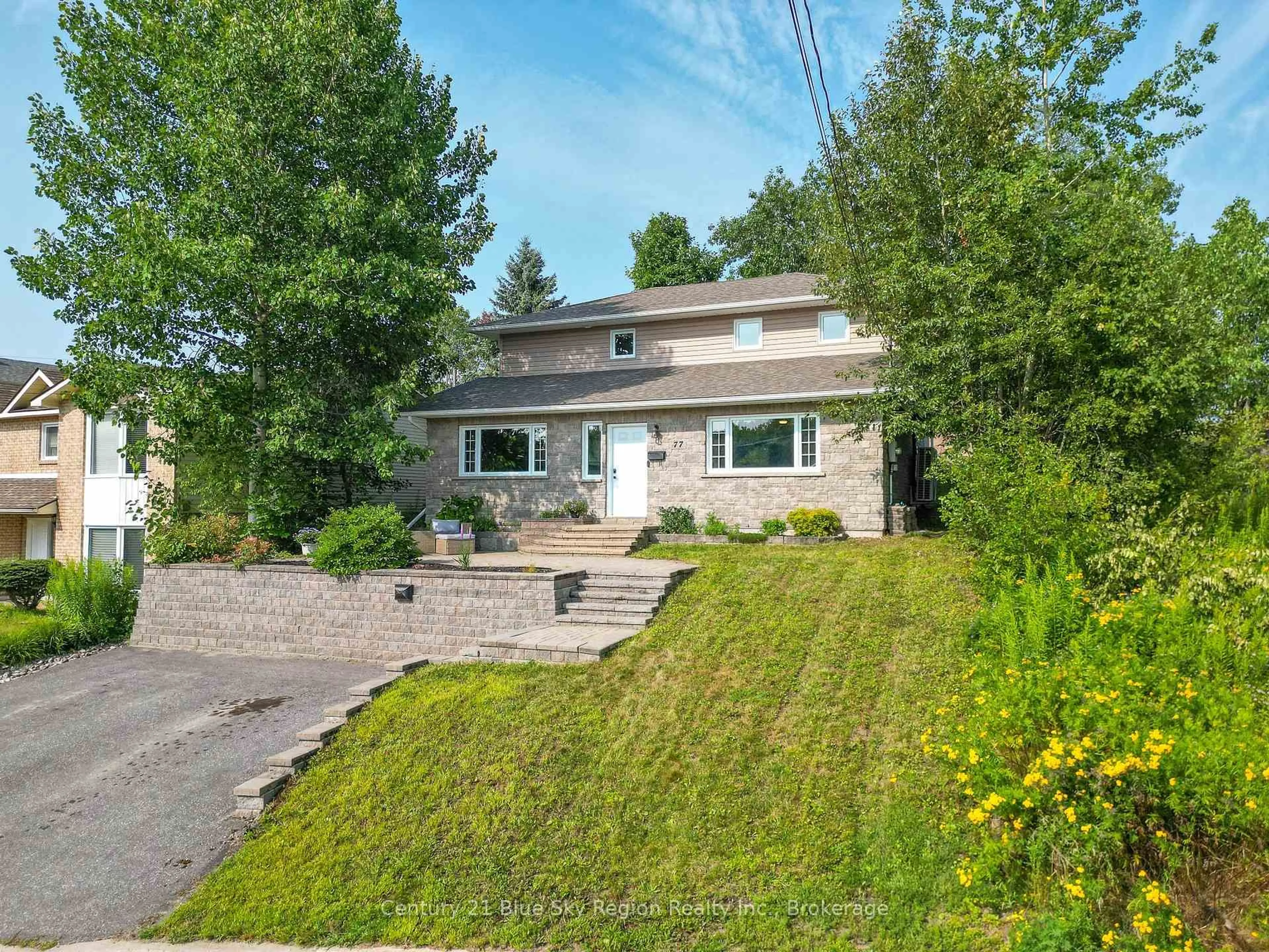 A pic from outside/outdoor area/front of a property/back of a property/a pic from drone, street for 77 Shallot Cres, North Bay Ontario P1A 3V7