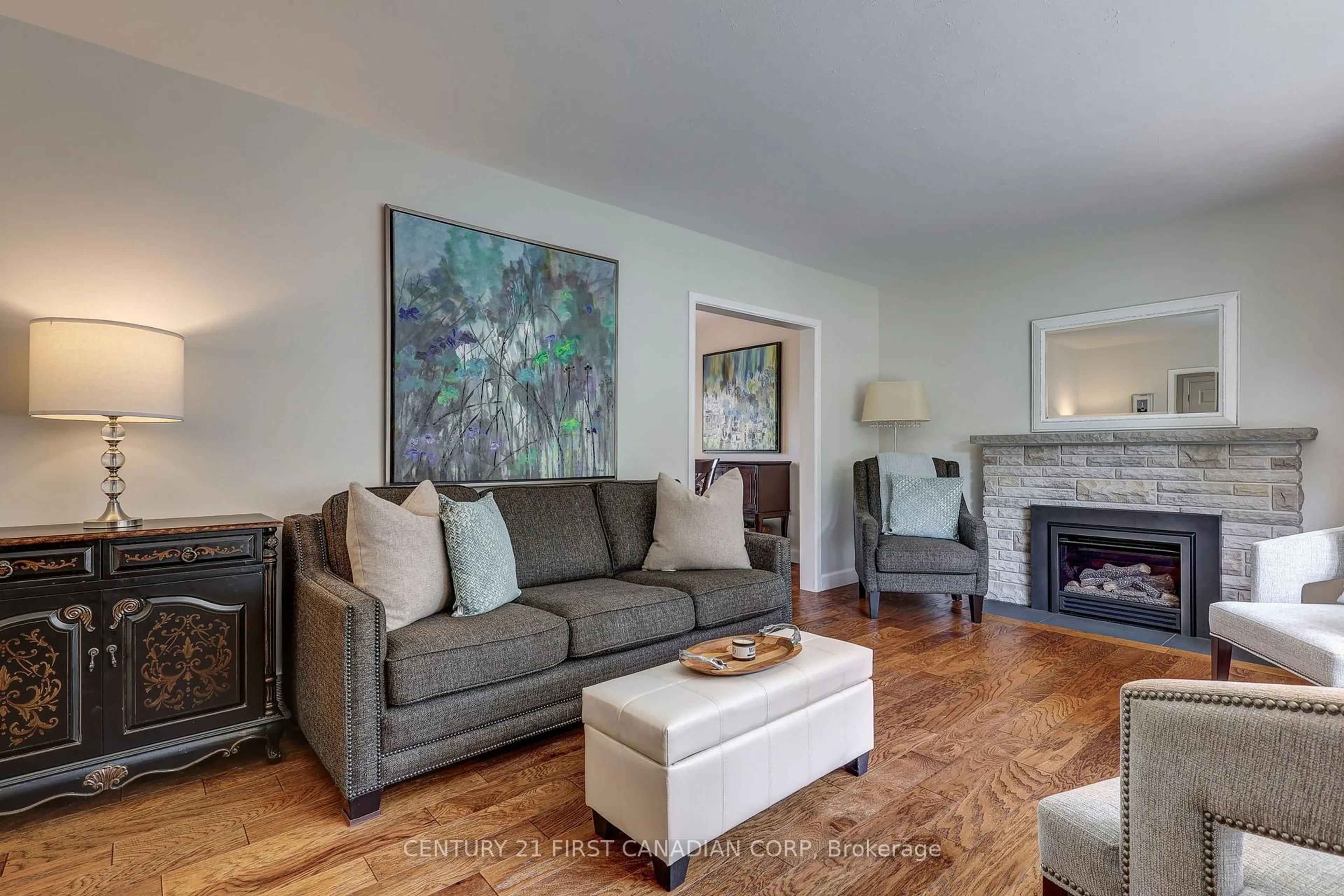 Living room with furniture, unknown for 611 Chiddington Ave, London South Ontario N6C 2W6