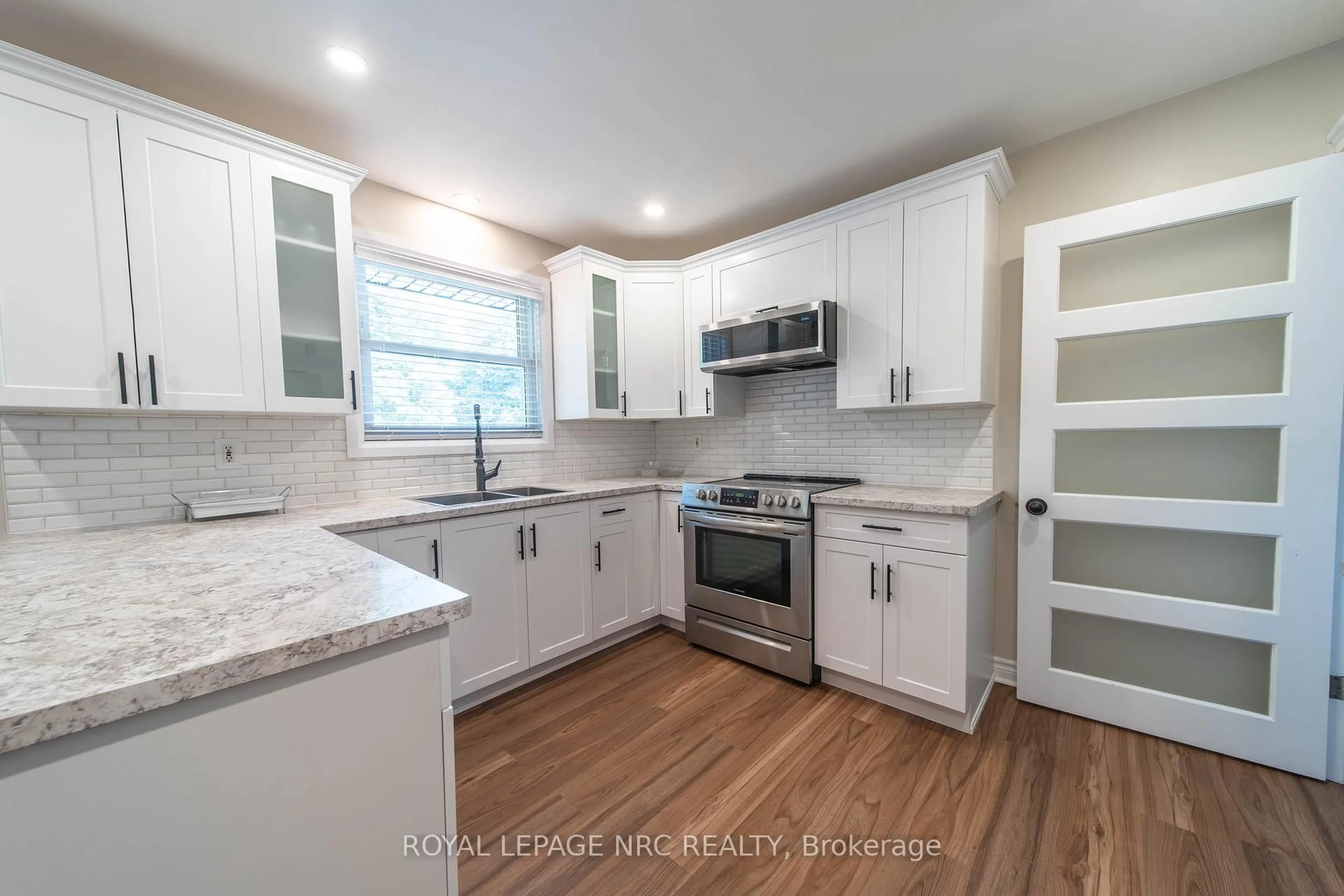 Open concept kitchen, unknown for 6506 Russell St, Niagara Falls Ontario L2J 1P7