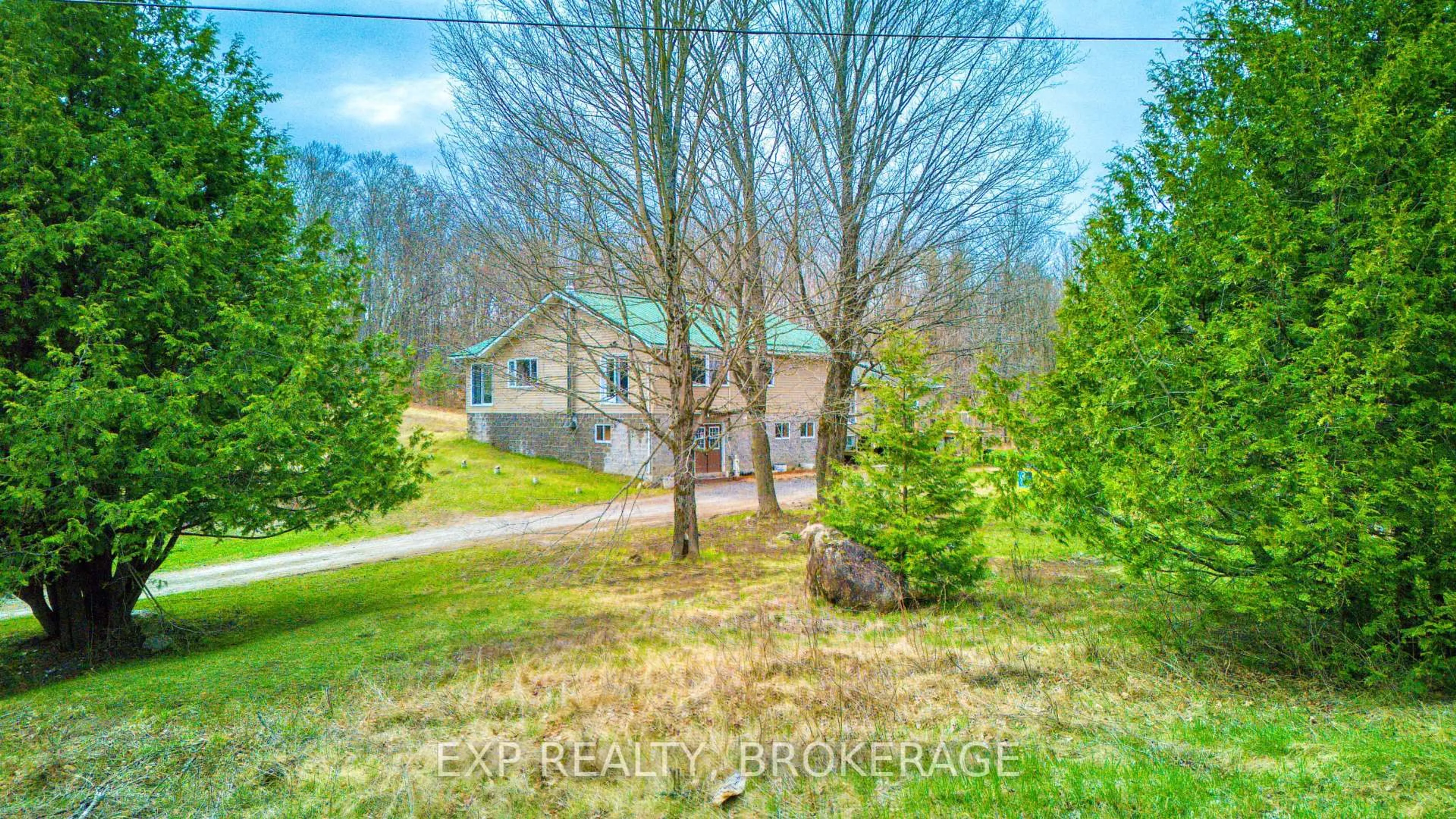 A pic from outside/outdoor area/front of a property/back of a property/a pic from drone, unknown for 1073 Cox Rd, Arden Ontario K0H 1B0