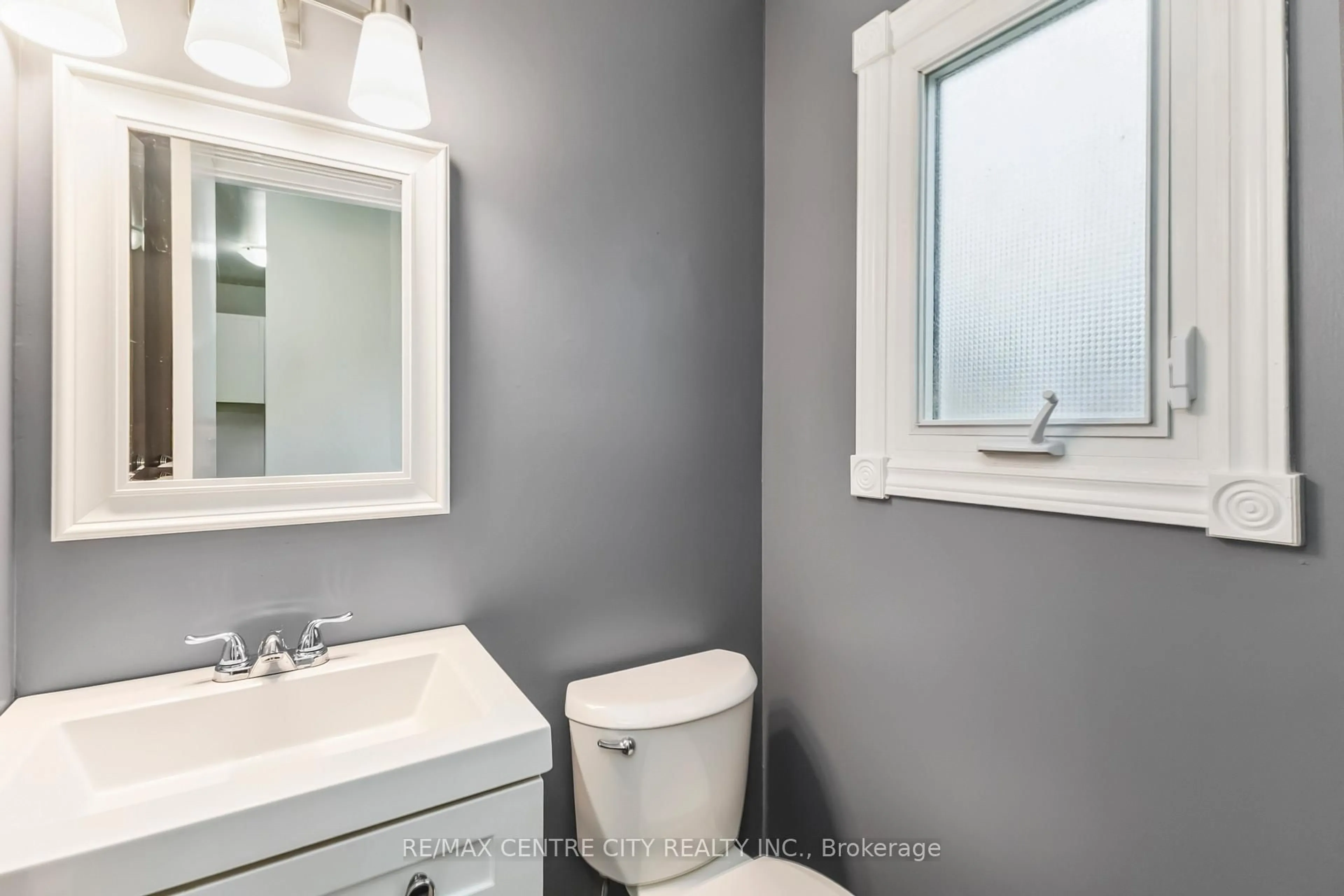 Standard bathroom, ceramic/tile floor for 720 Deveron Cres #26, London South Ontario N5Z 4W6