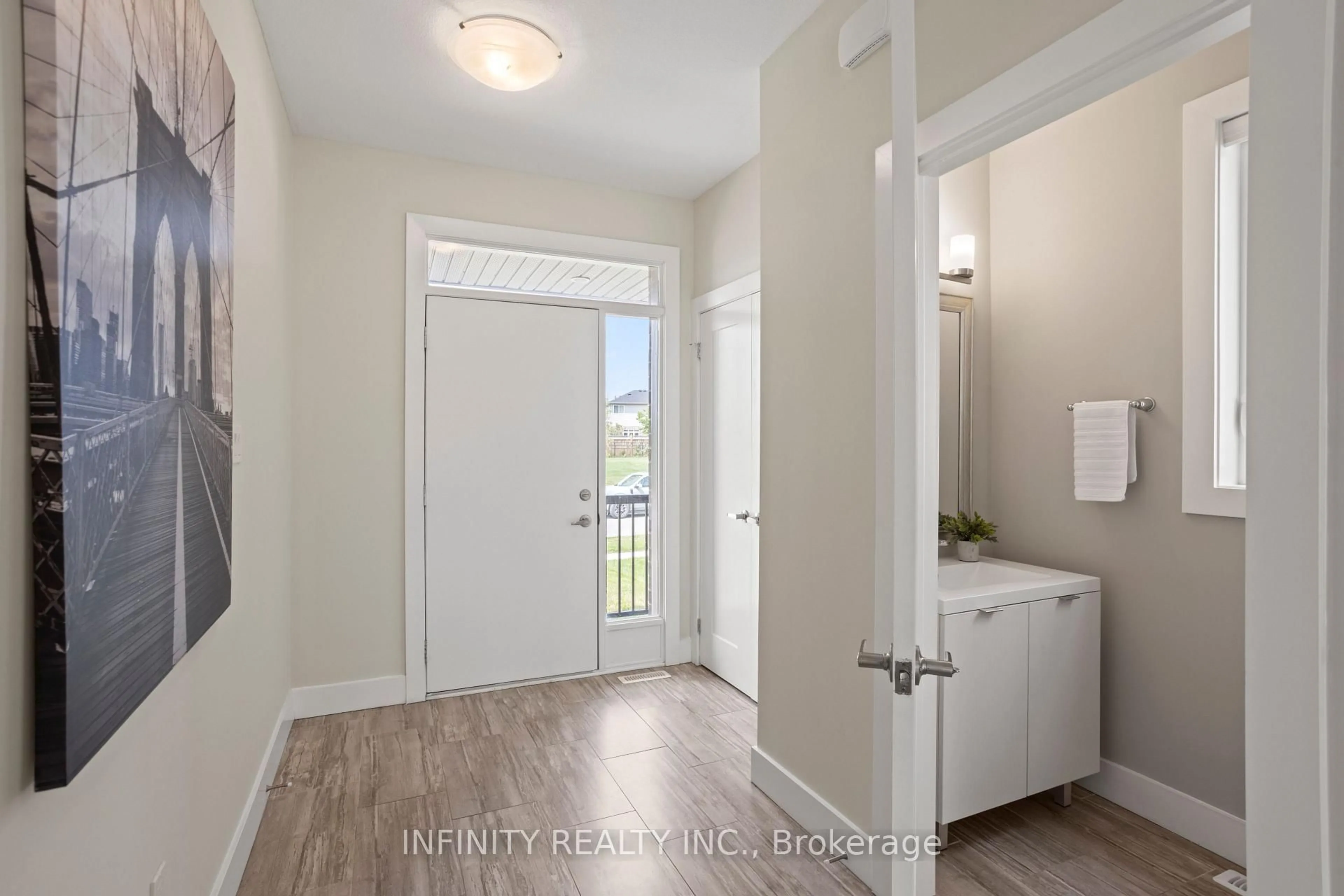 Indoor entryway for 1986 Clayridge Way, London North Ontario N6G 0V2