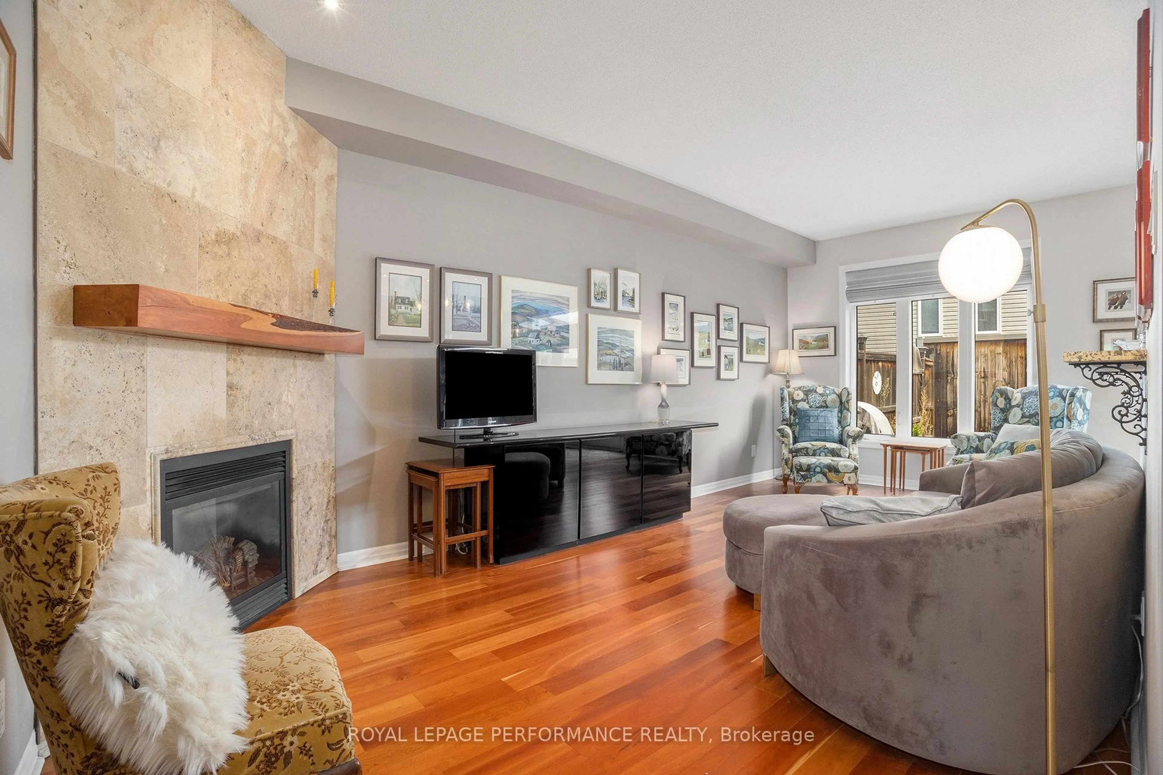Living room with furniture, unknown for 513 Knotridge St, Ottawa Ontario K1W 0C5