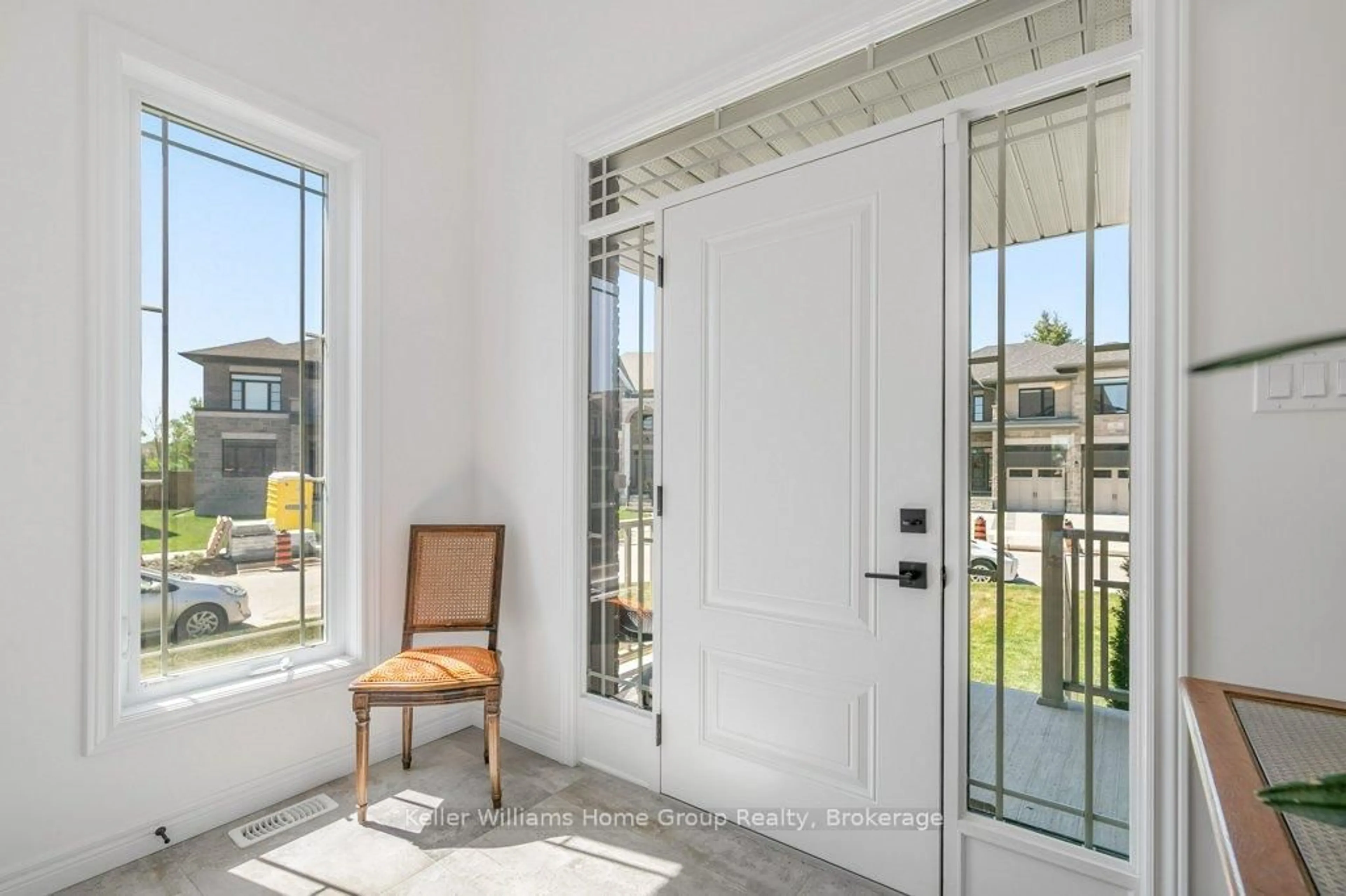 Indoor entryway for 48 MACALISTER BOULEVARD, Guelph Ontario N1G 0G6