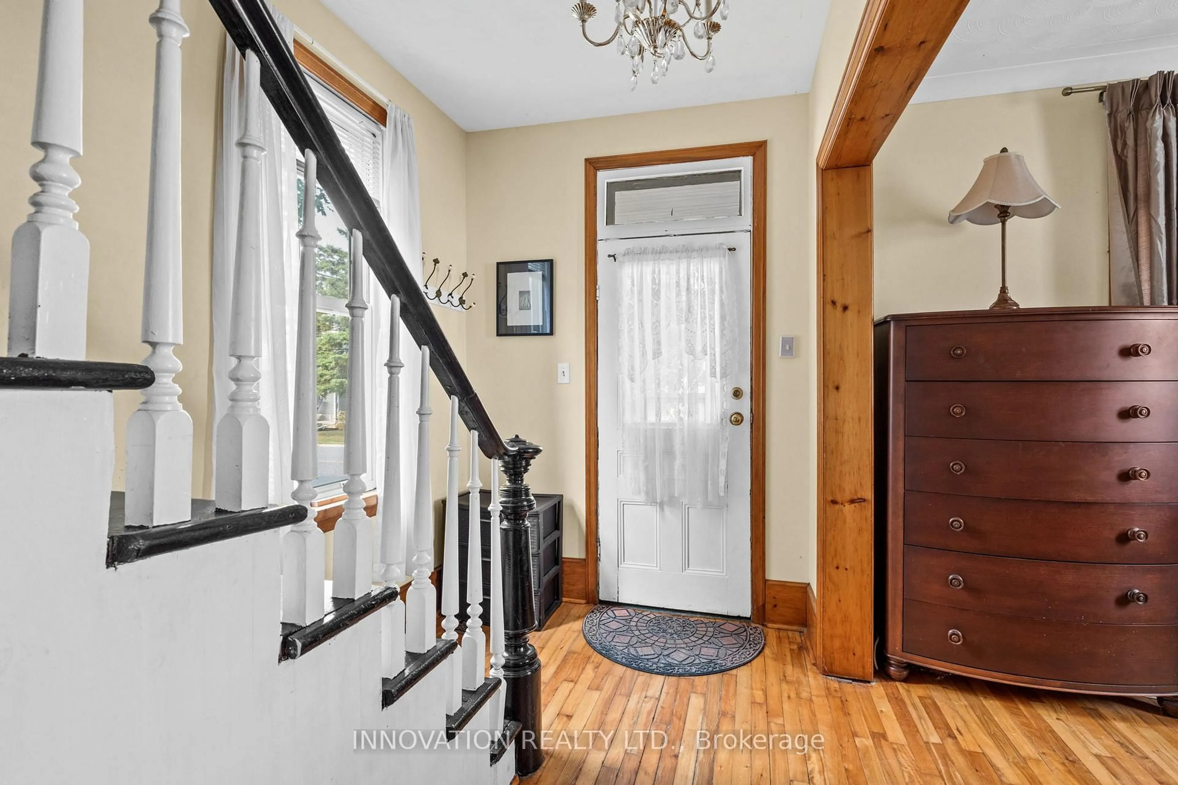 Indoor entryway for 250 Joseph St, Carleton Place Ontario K7C 3N4