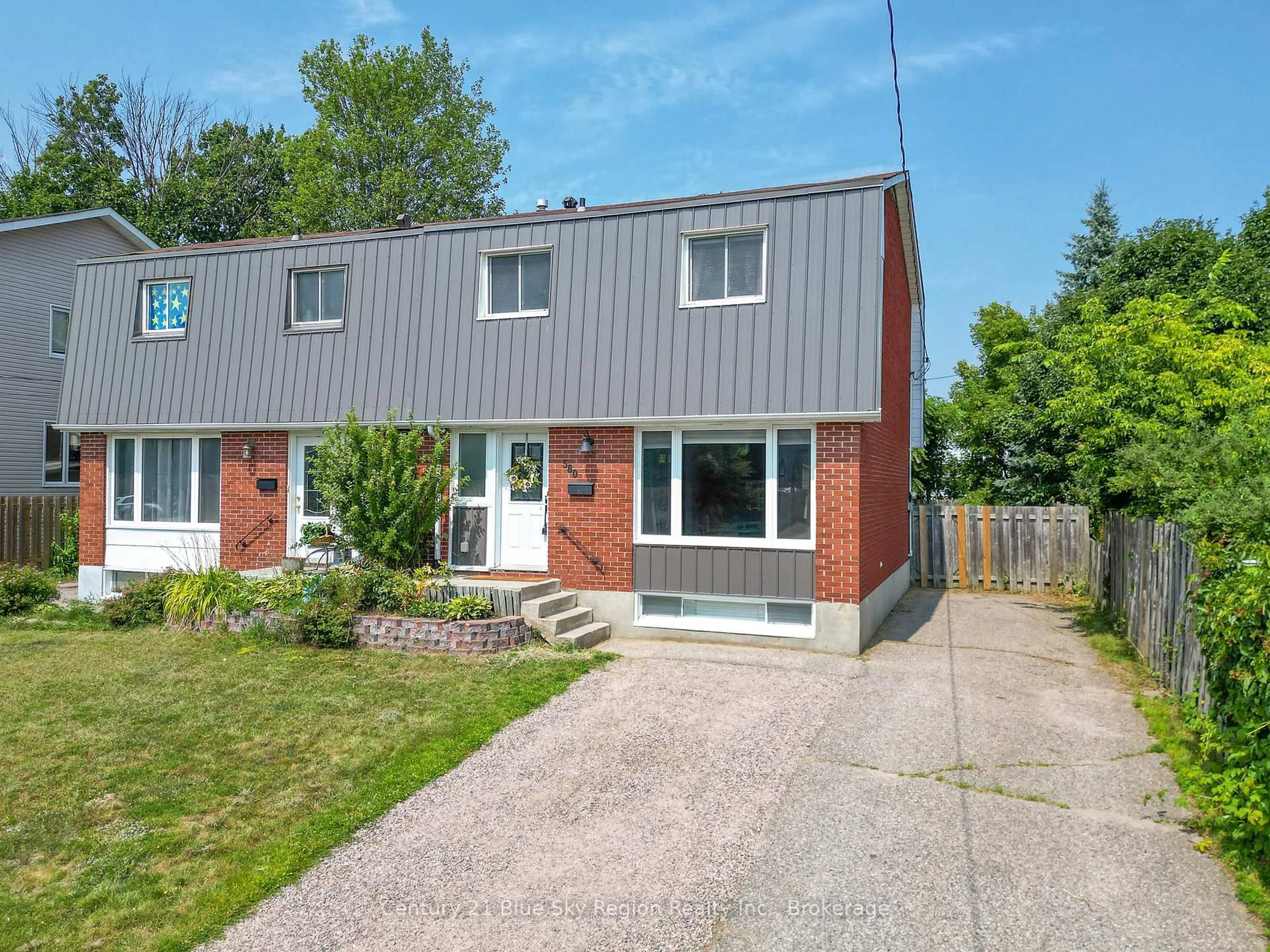 Home with brick exterior material, street for 580 Dane Ave, North Bay Ontario P1B 7G6