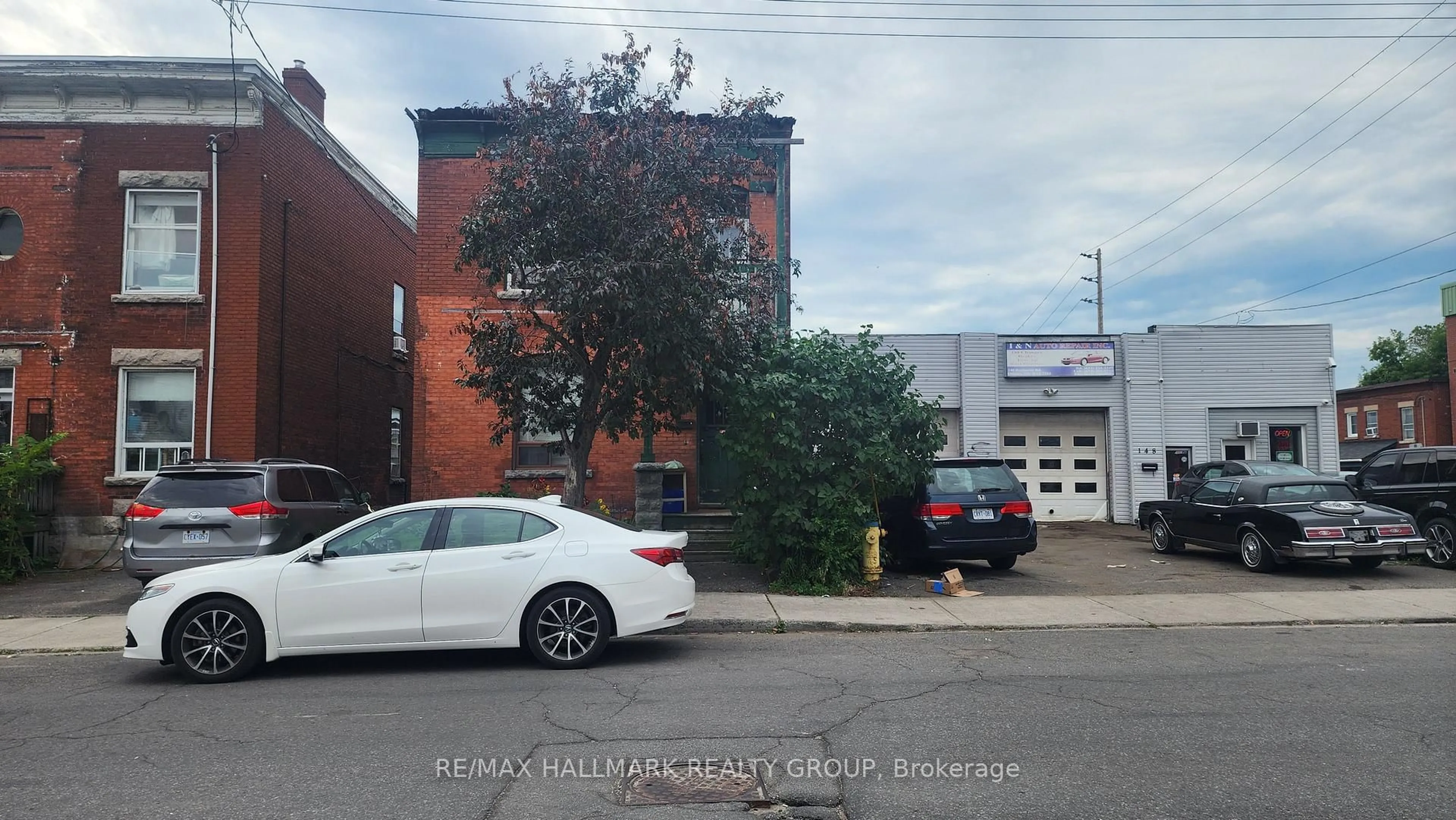 Parking for 150 Rochester St, Ottawa Ontario K1R 7M4