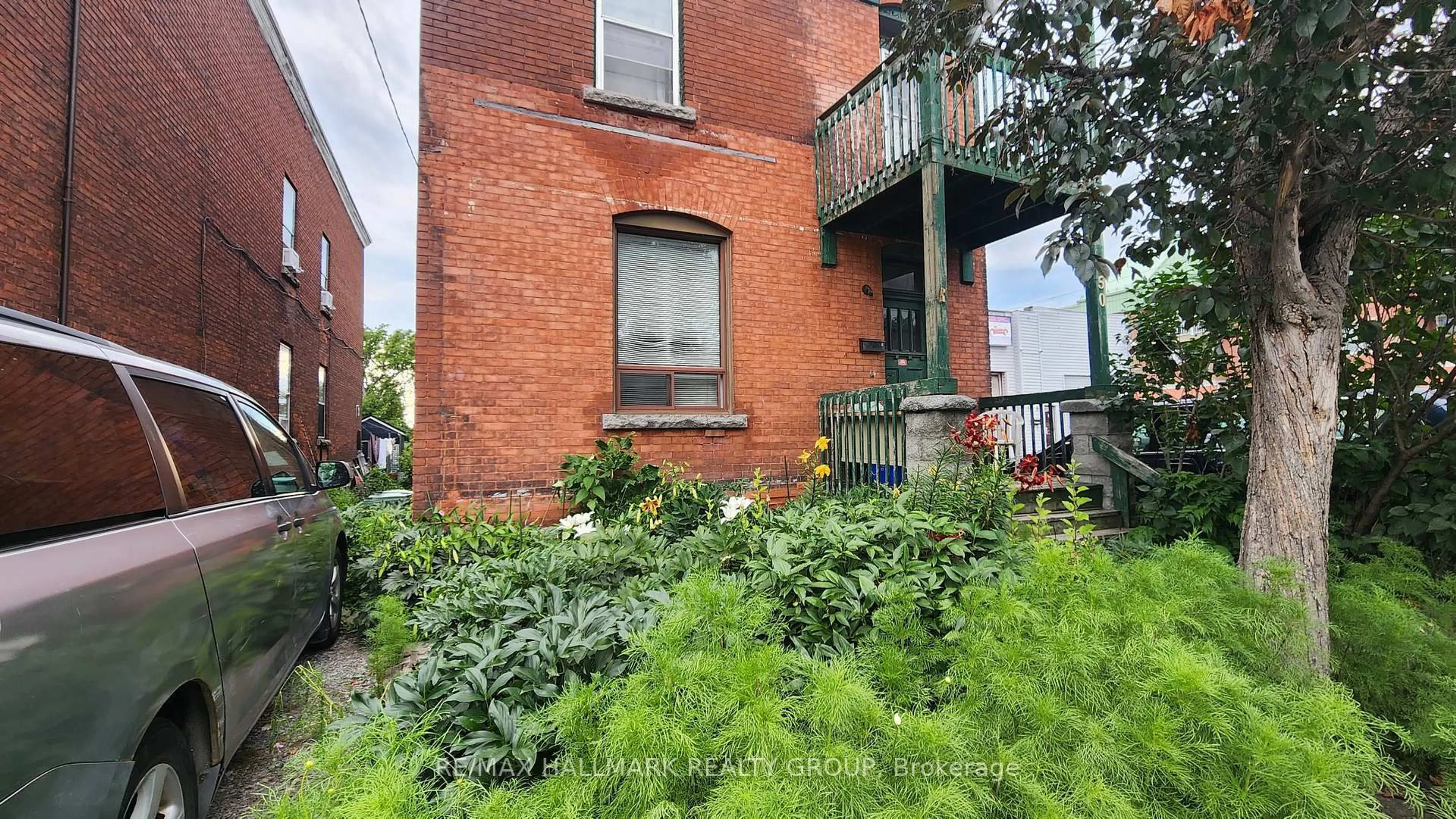 Unknown for 150 Rochester St, Ottawa Ontario K1R 7M4