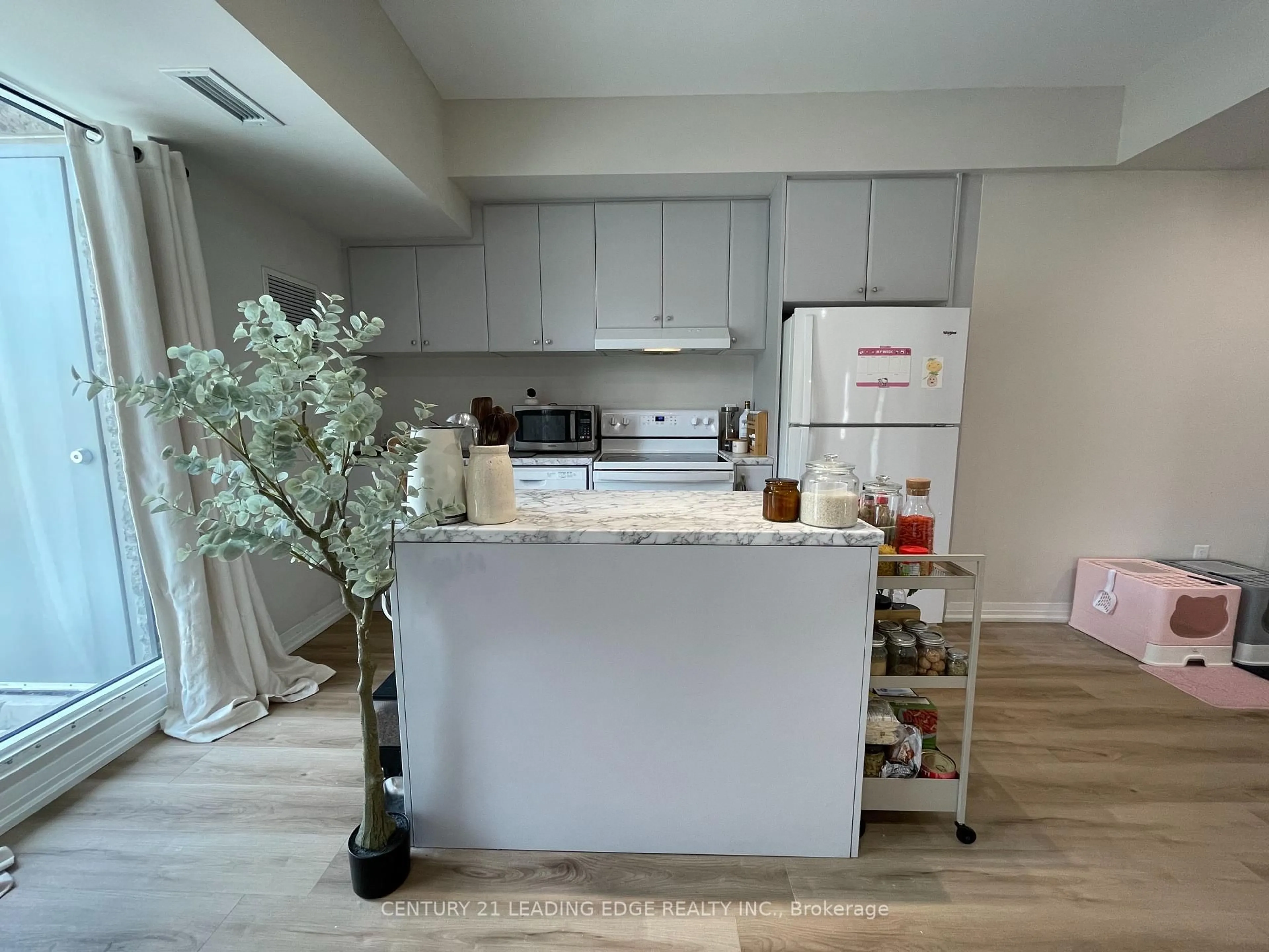 Open concept kitchen, unknown for 50 Herrick Ave ##115, St. Catharines Ontario L2P 2T9