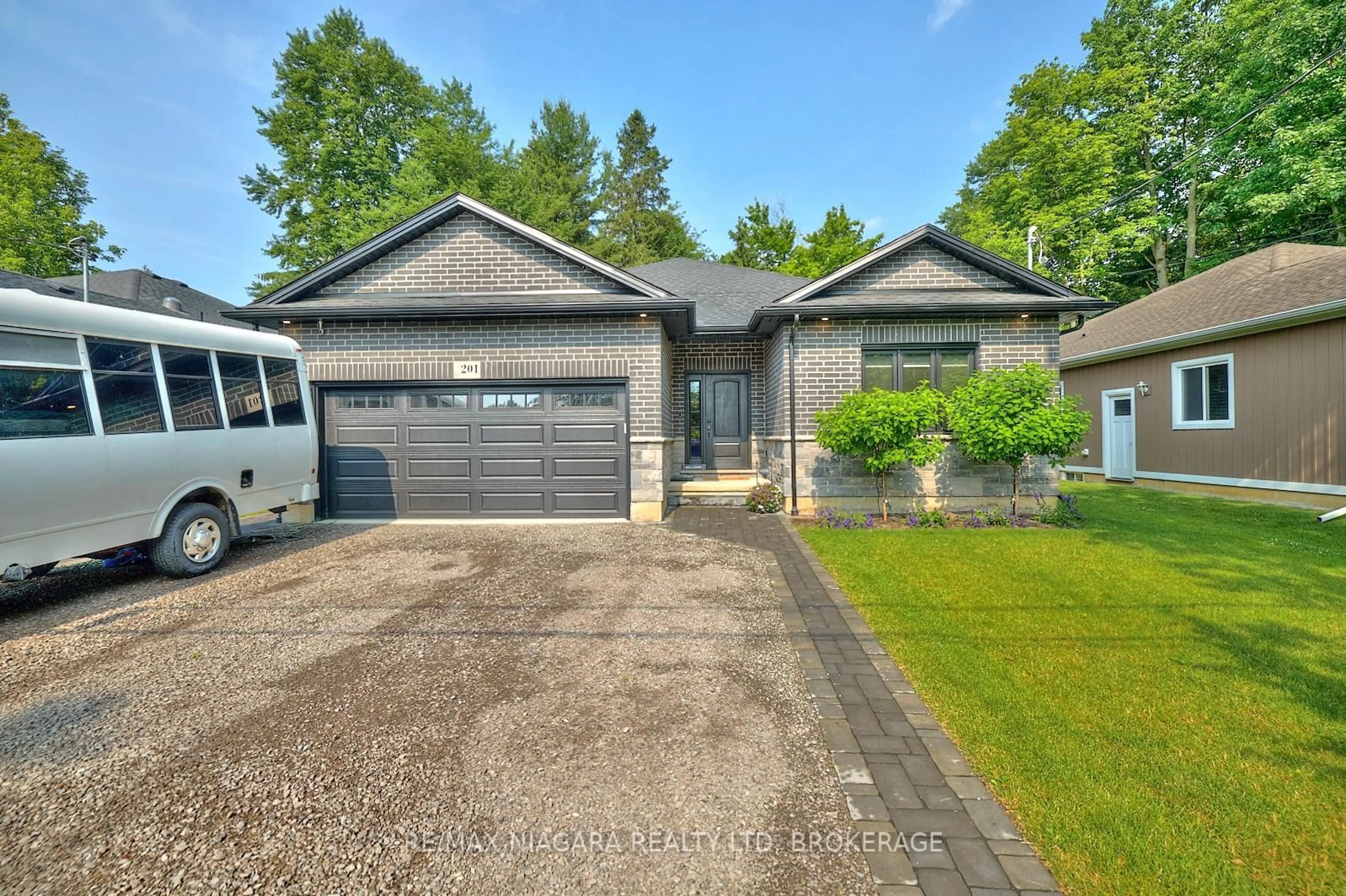 Unknown for 201 Pleasant Ave, Fort Erie Ontario L0S 1N0