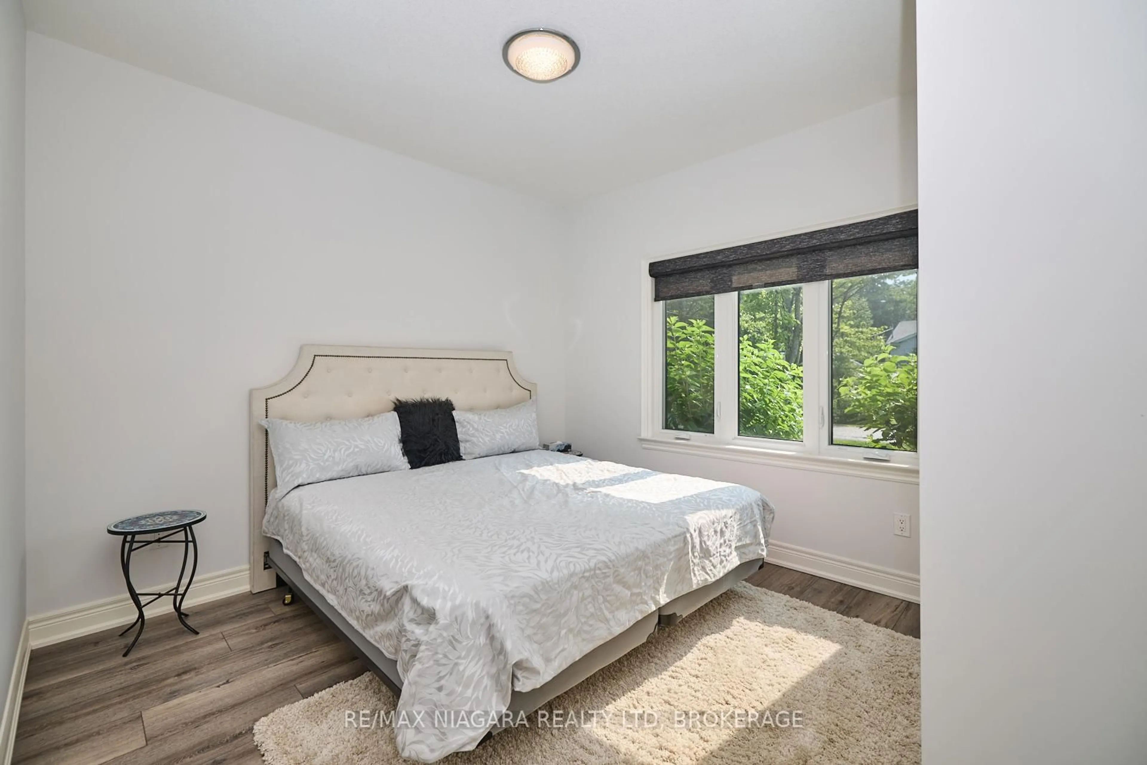 Bedroom with bed, unknown for 201 Pleasant Ave, Fort Erie Ontario L0S 1N0