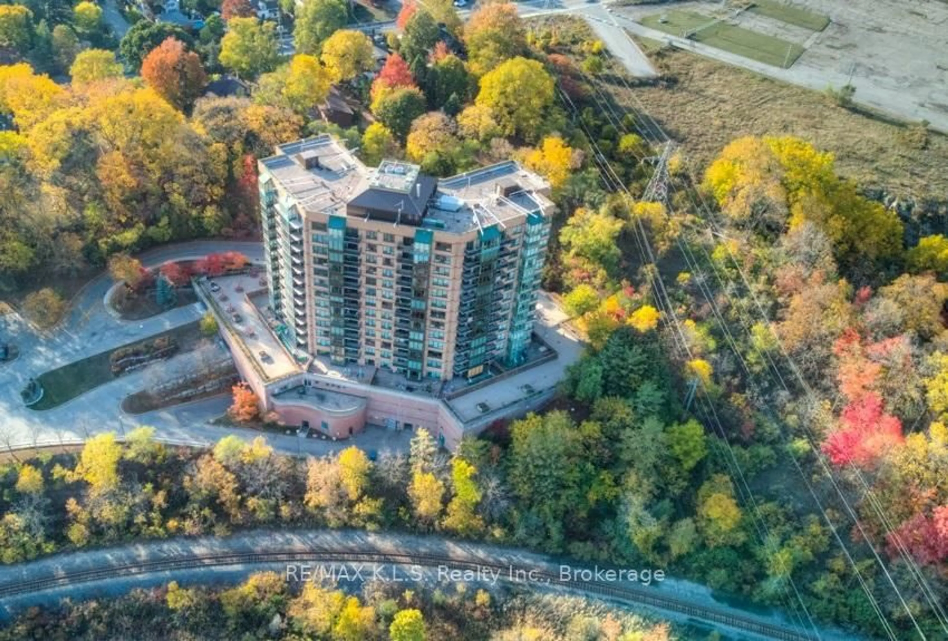 A pic from outside/outdoor area/front of a property/back of a property/a pic from drone, city buildings view from balcony for 237 King St #407, Cambridge Ontario N3H 5L2